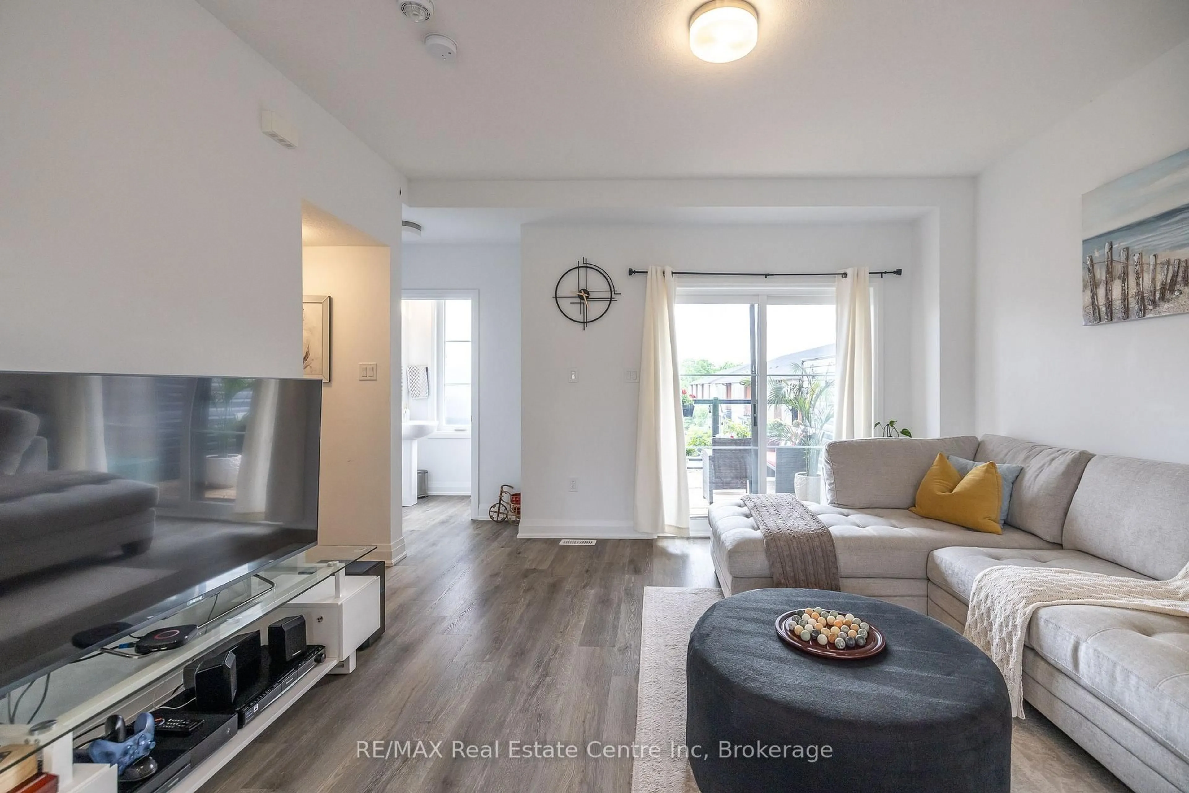 Living room with furniture, unknown for 170 Huron St, Guelph Ontario N1E 0S7
