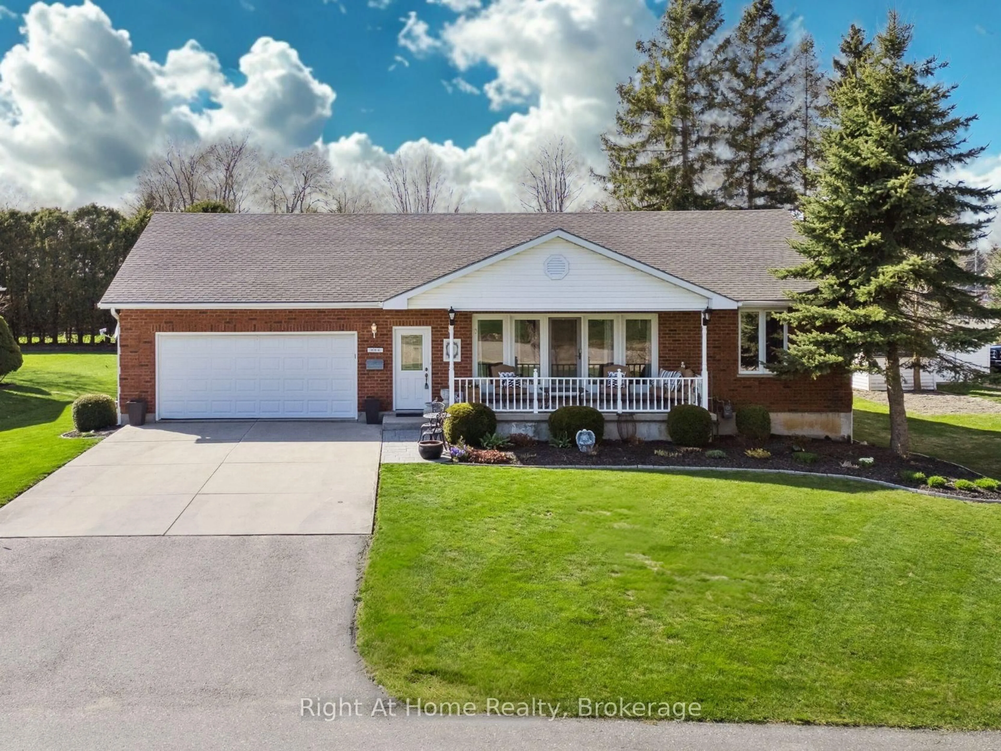 Unknown for 664 Maple St, Huron East Ontario N0G 1H0