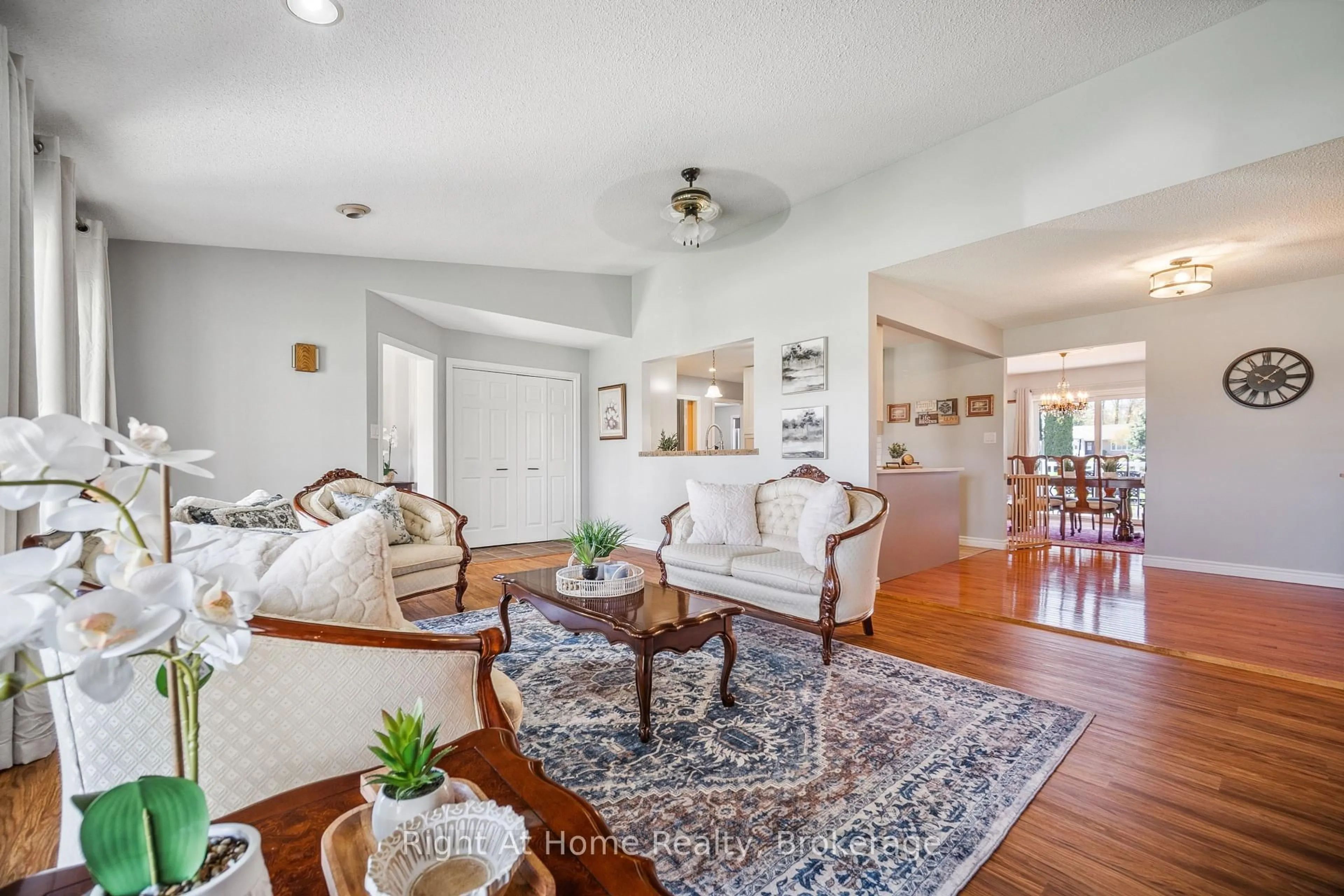 Living room with furniture, unknown for 664 Maple St, Huron East Ontario N0G 1H0