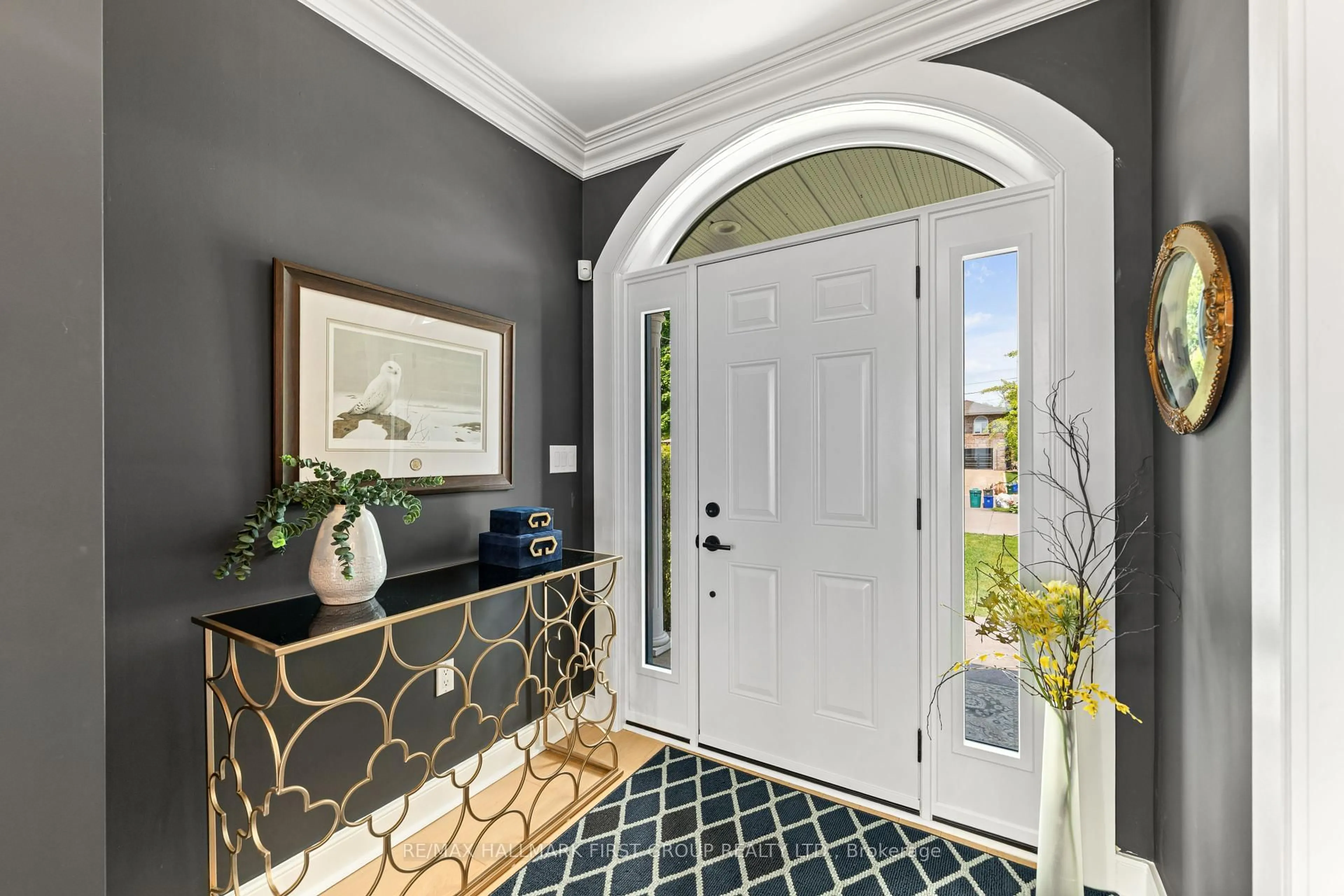 Indoor entryway for 43 Tremaine Terrace, Cobourg Ontario K9A 5A7