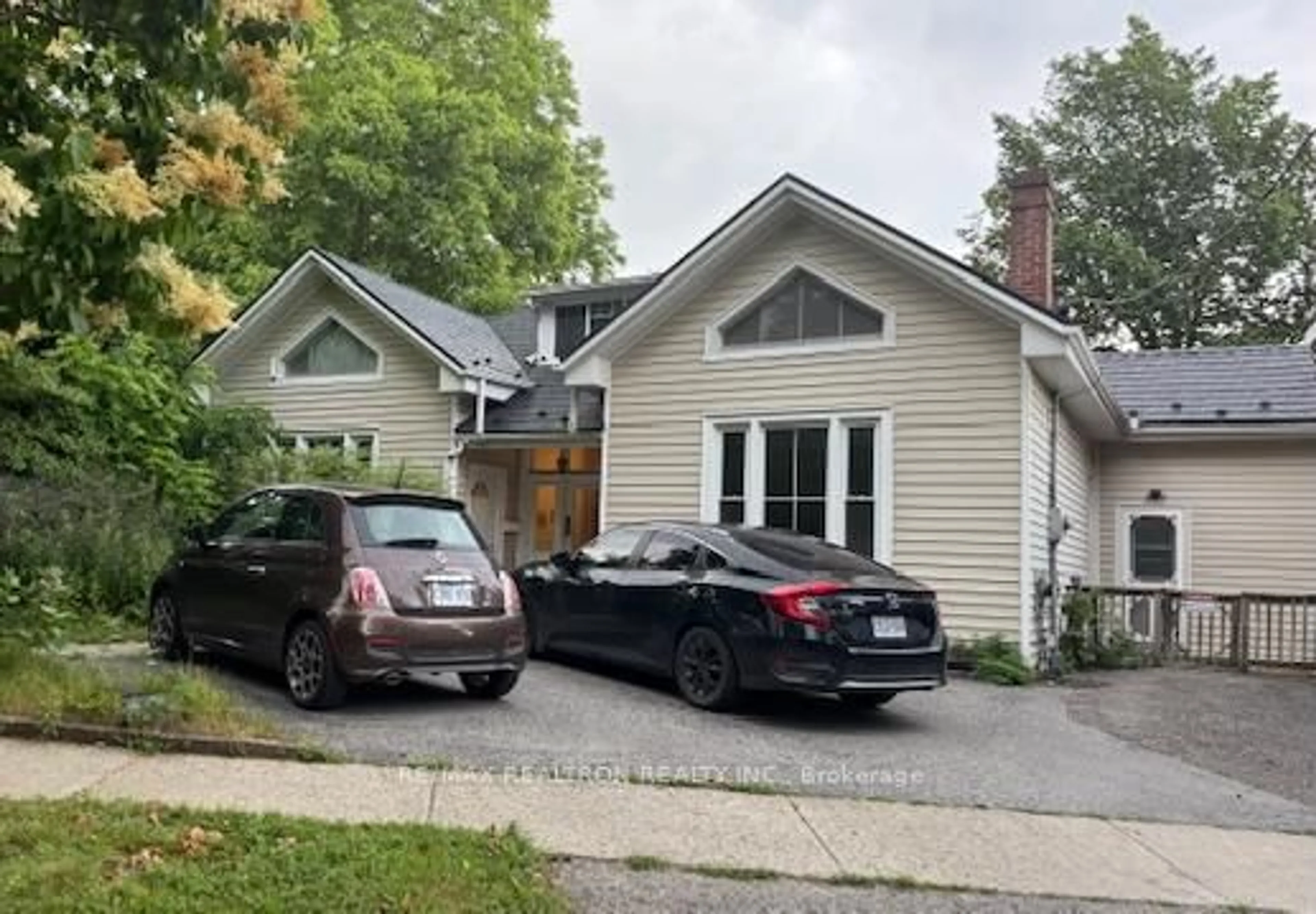 Home with vinyl exterior material, street for 79 Pine St, Port Hope Ontario L1A 3G2