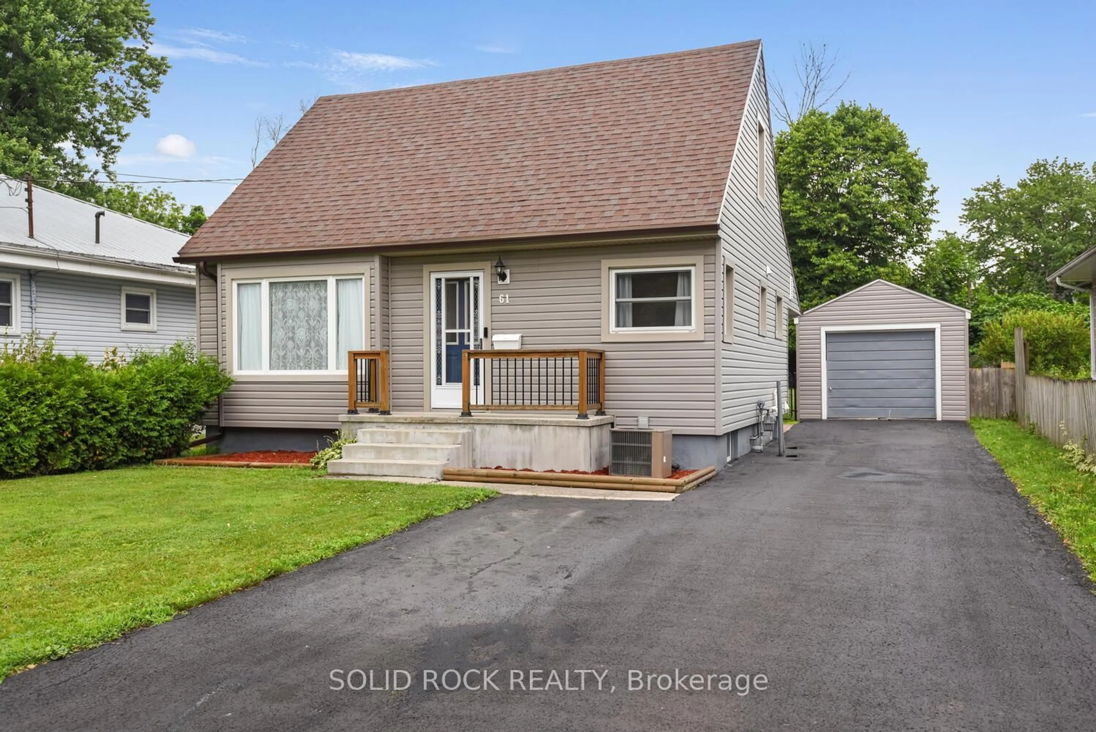 Home with vinyl exterior material, street for 61 Ferguson Dr, Brockville Ontario K6V 4P9