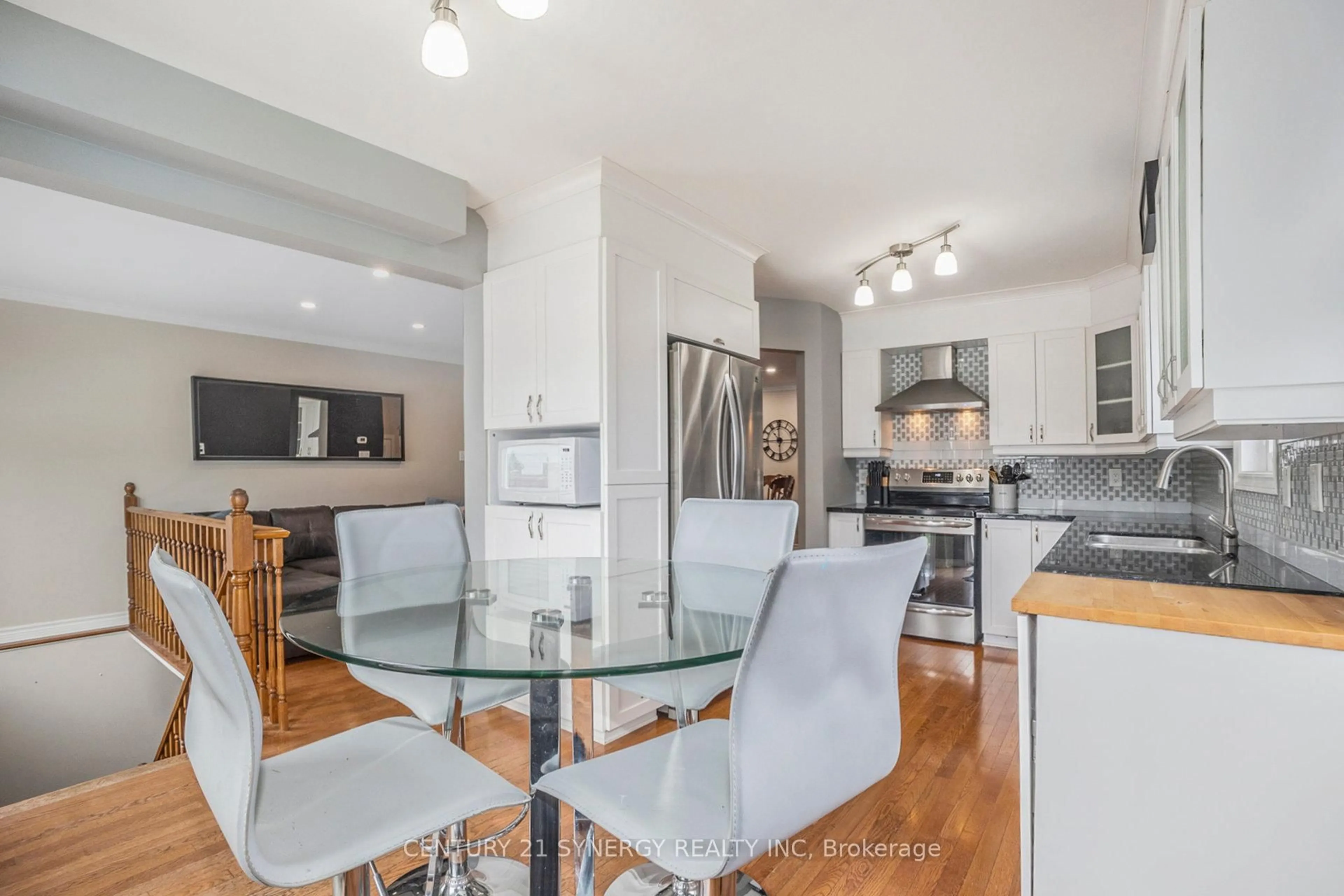 Open concept kitchen, unknown for 1601 Cedar Mills Rd, Orleans Ontario K1C 7L4