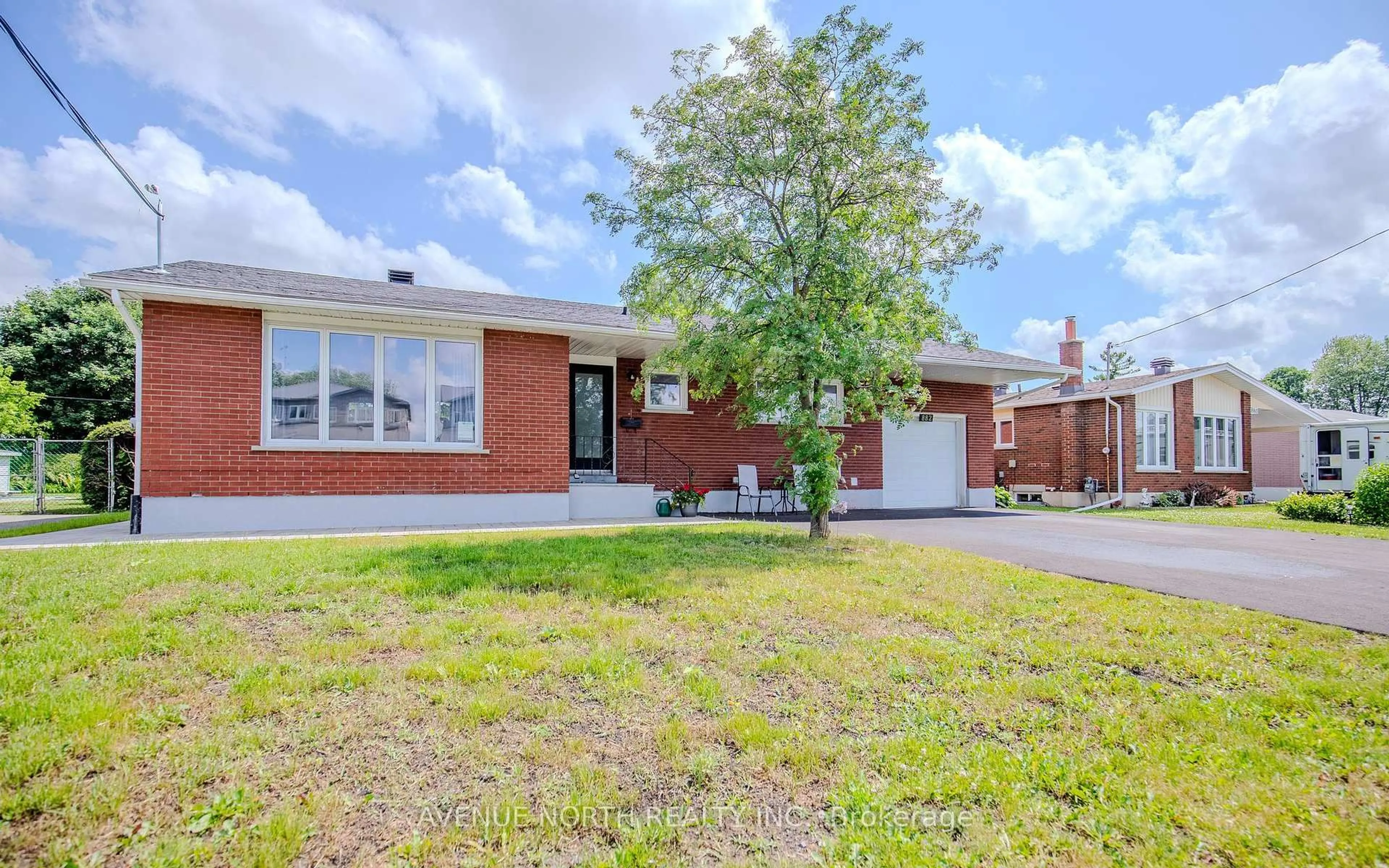 Home with brick exterior material, street for 882 Balsam Dr, Ottawa Ontario K1E 1B5