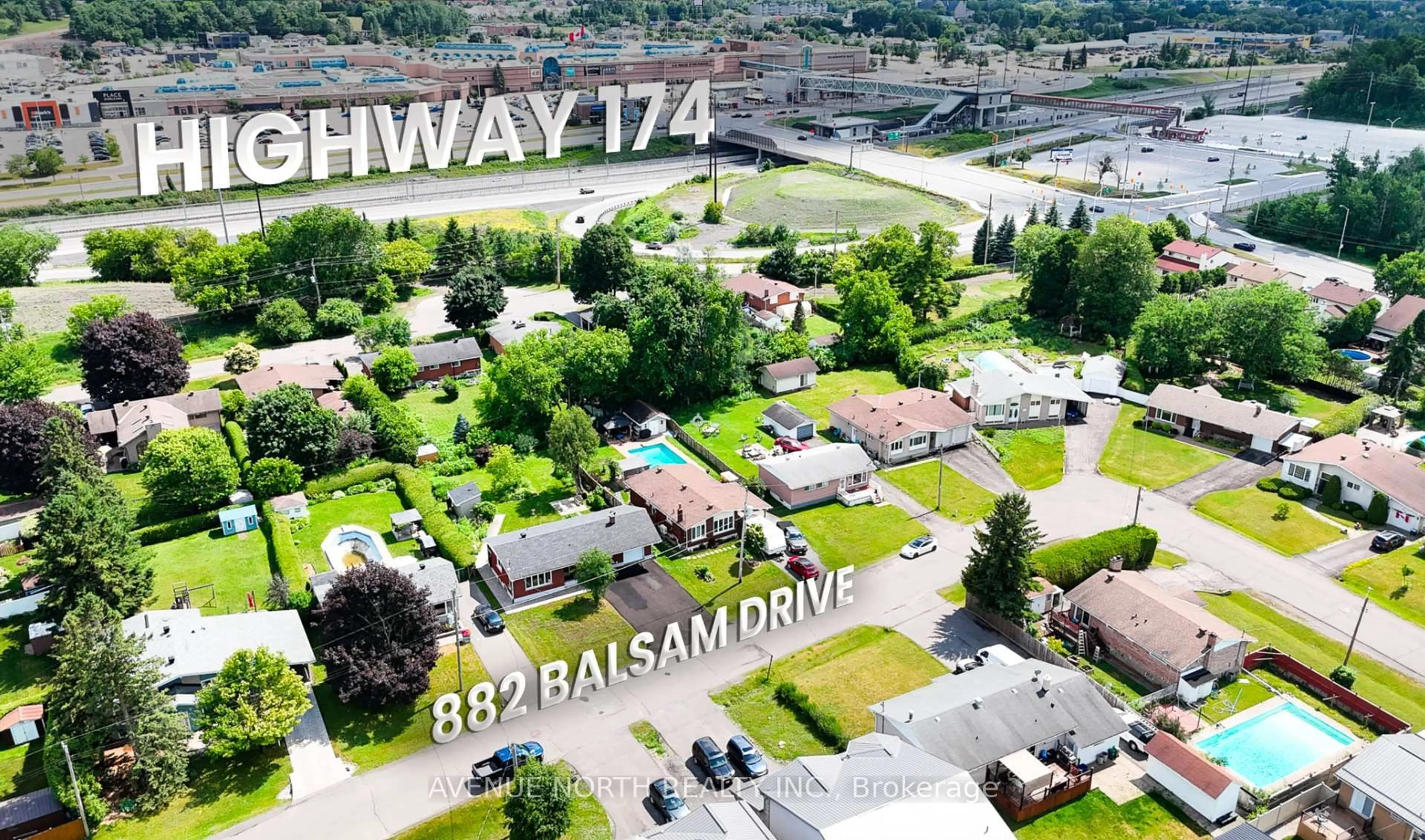 A pic from outside/outdoor area/front of a property/back of a property/a pic from drone, street for 882 Balsam Dr, Ottawa Ontario K1E 1B5