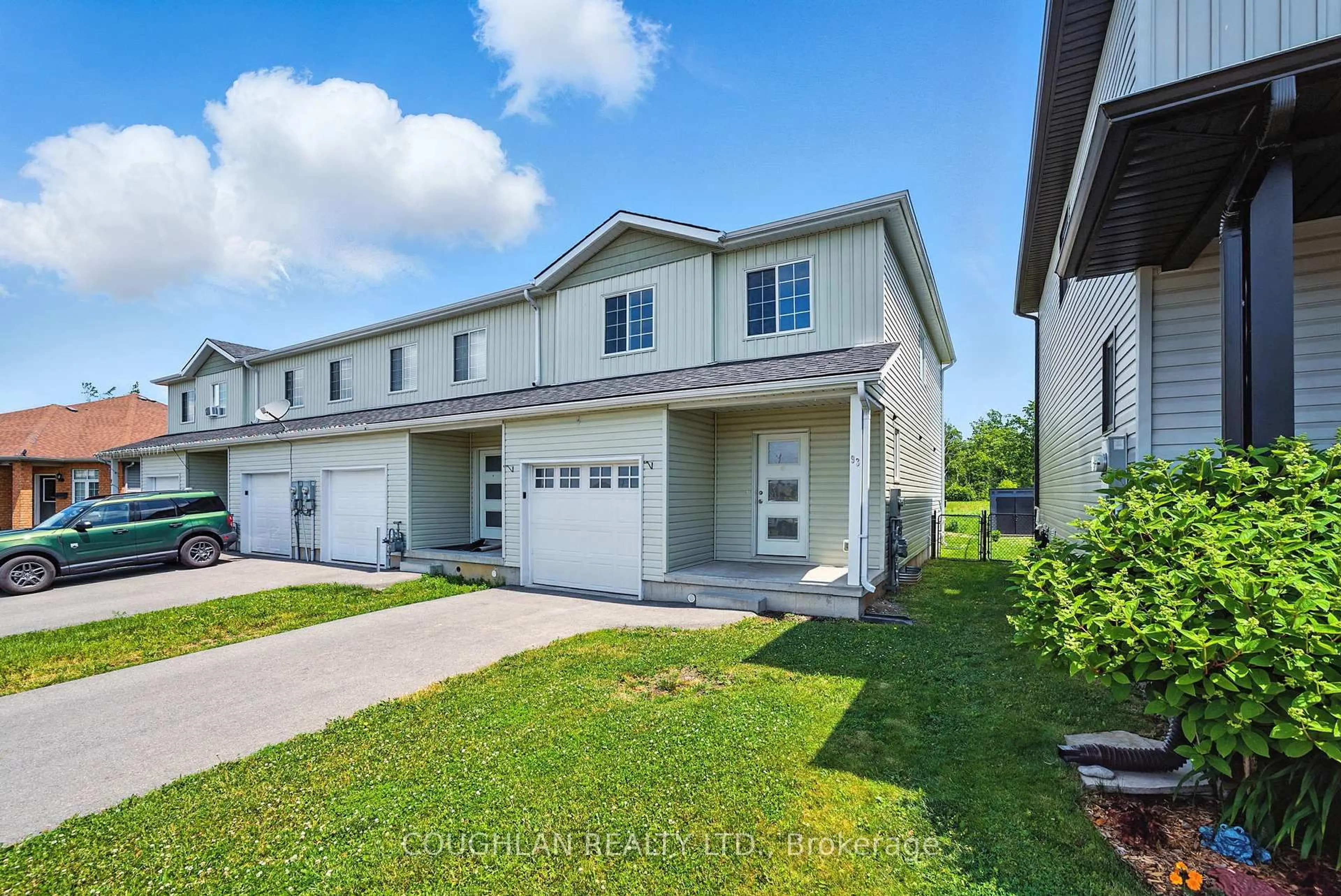 A pic from outside/outdoor area/front of a property/back of a property/a pic from drone, street for 93 KANVERS Way, Greater Napanee Ontario K7R 3P9
