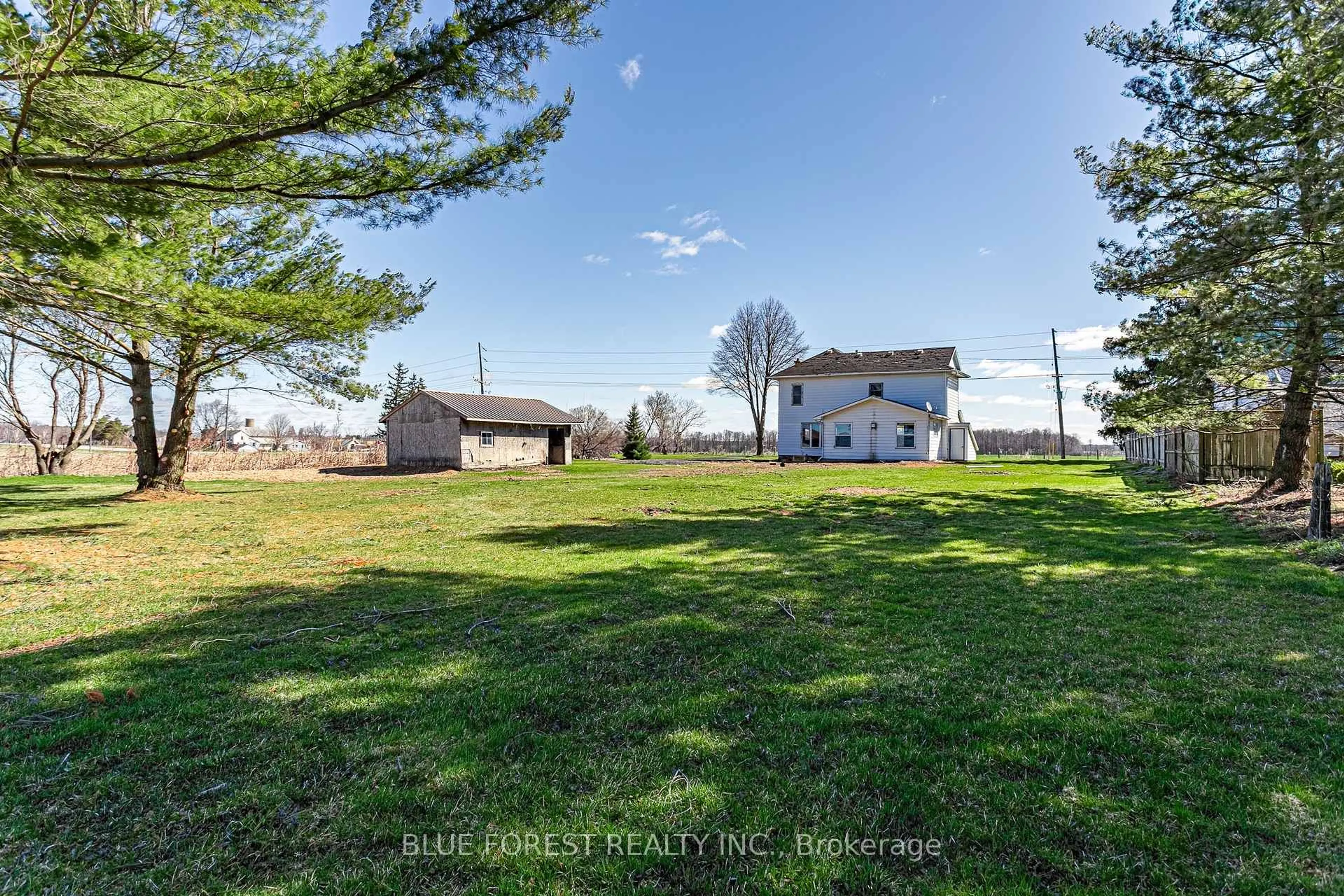 A pic from outside/outdoor area/front of a property/back of a property/a pic from drone, unknown for 4391 Putnam Rd, Thames Centre Ontario N0L 1V0