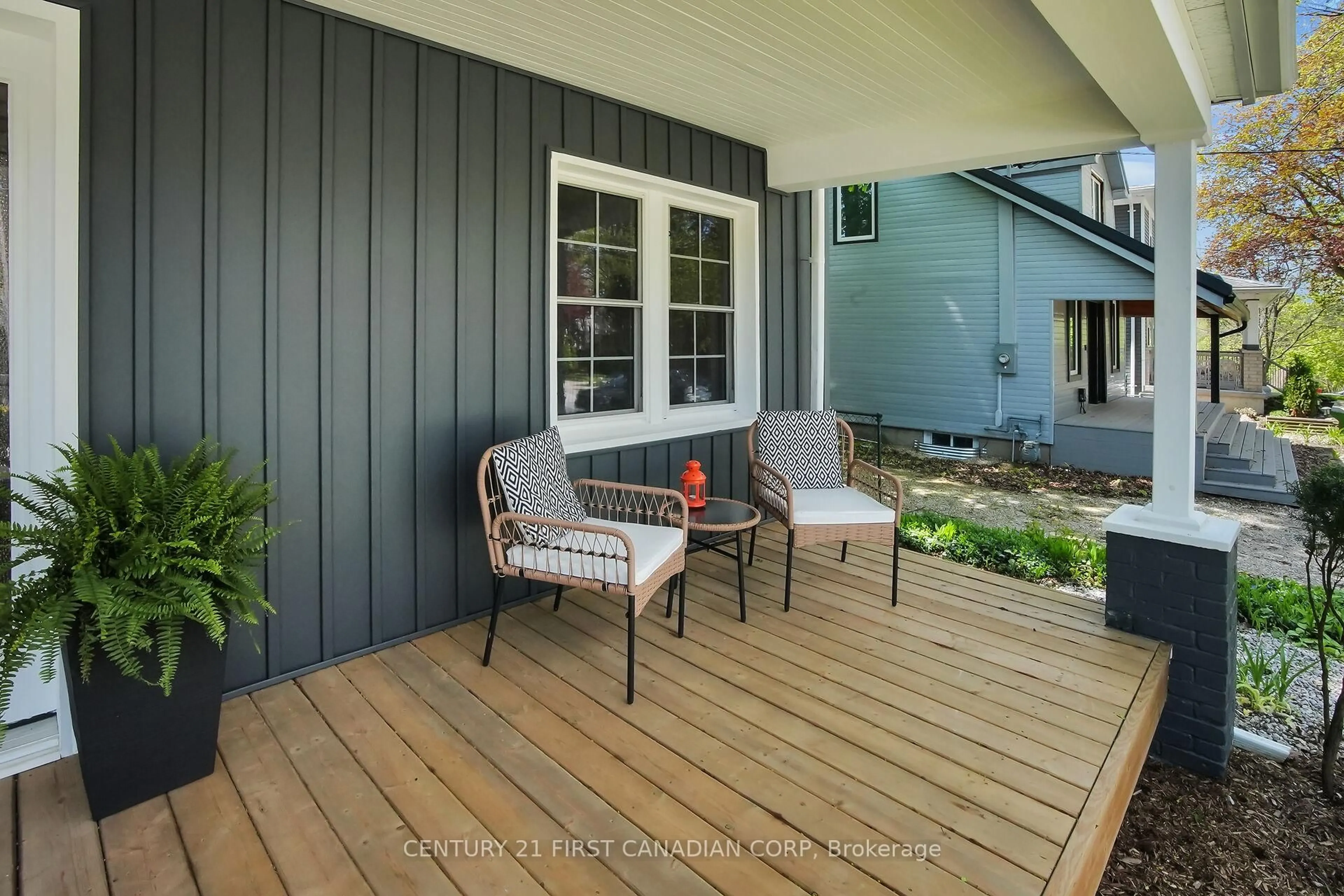 Patio, unknown for 1290 Springbank Ave, London South Ontario N6K 1Z8