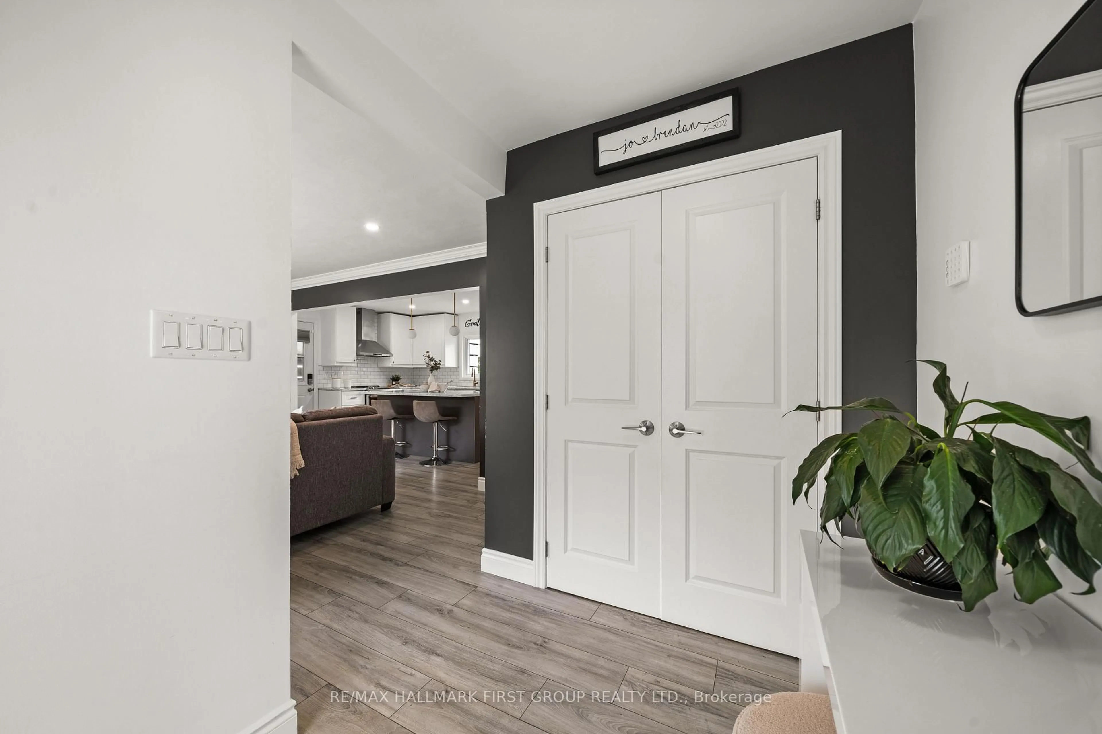 Indoor entryway for 6 Orchard Ave, Cobourg Ontario K9A 1S8