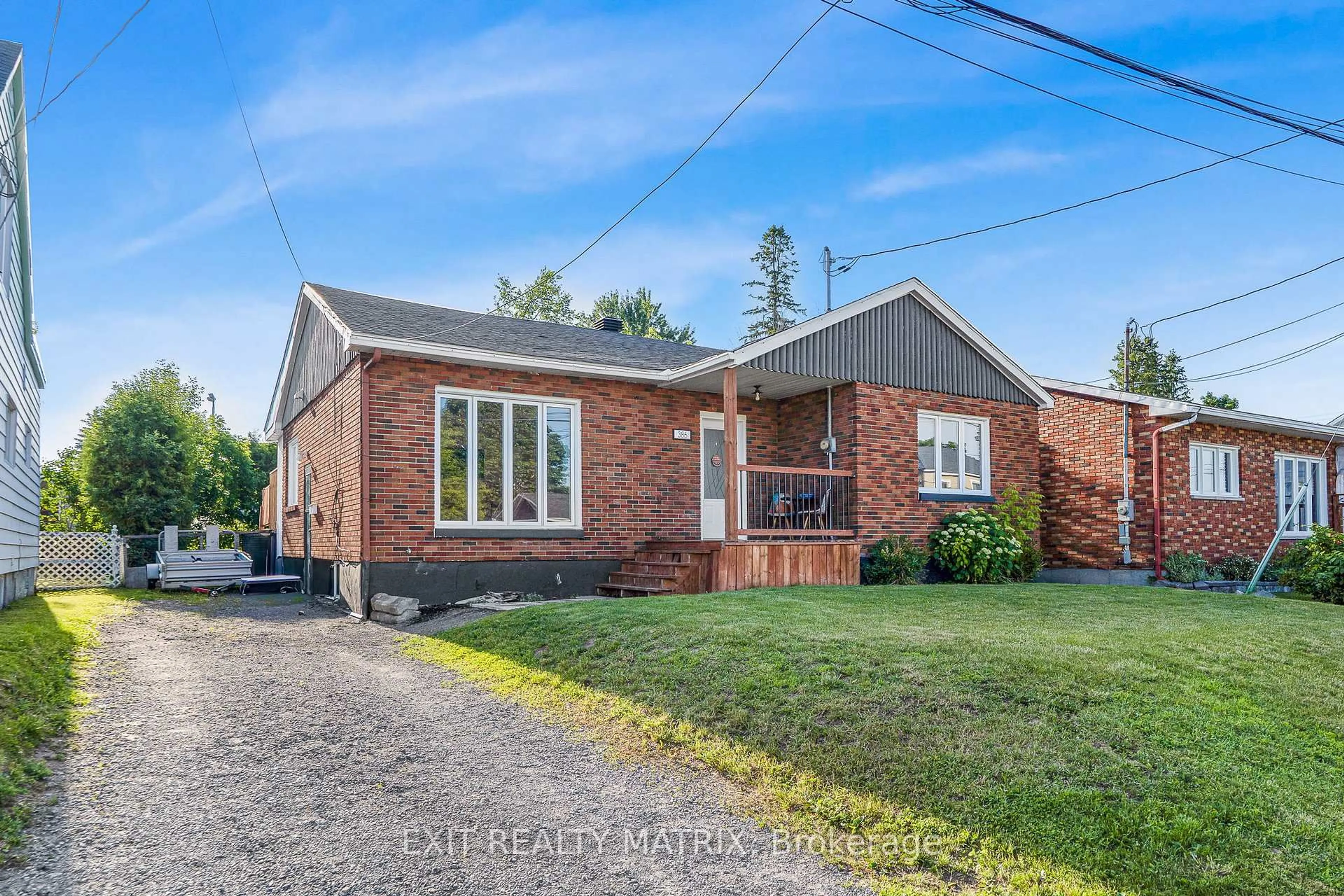 Home with brick exterior material, street for 386 Gordon St, Hawkesbury Ontario K6A 1S7