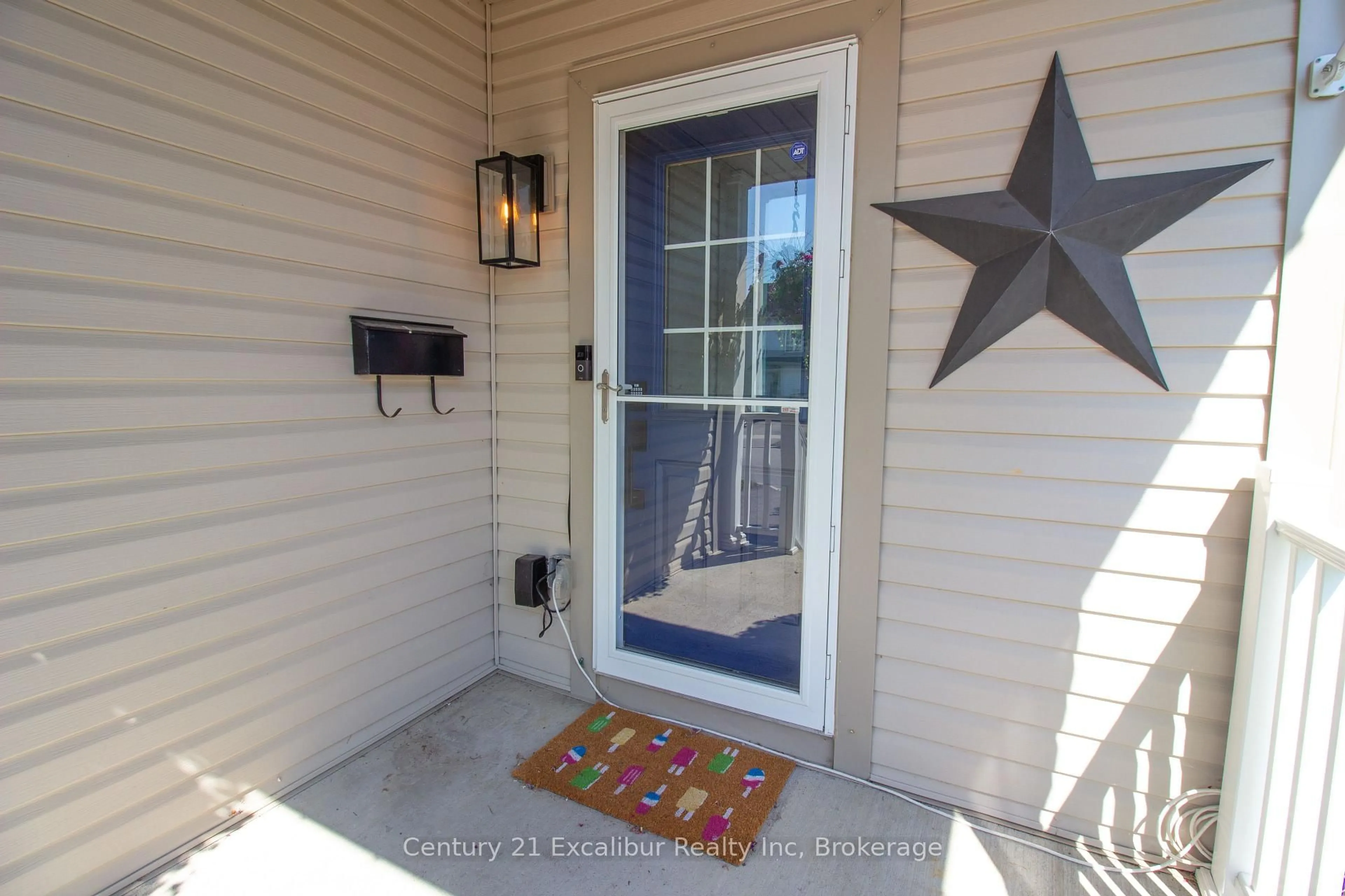 Indoor entryway for 87 Goodall Crt, Centre Wellington Ontario N1M 0C8