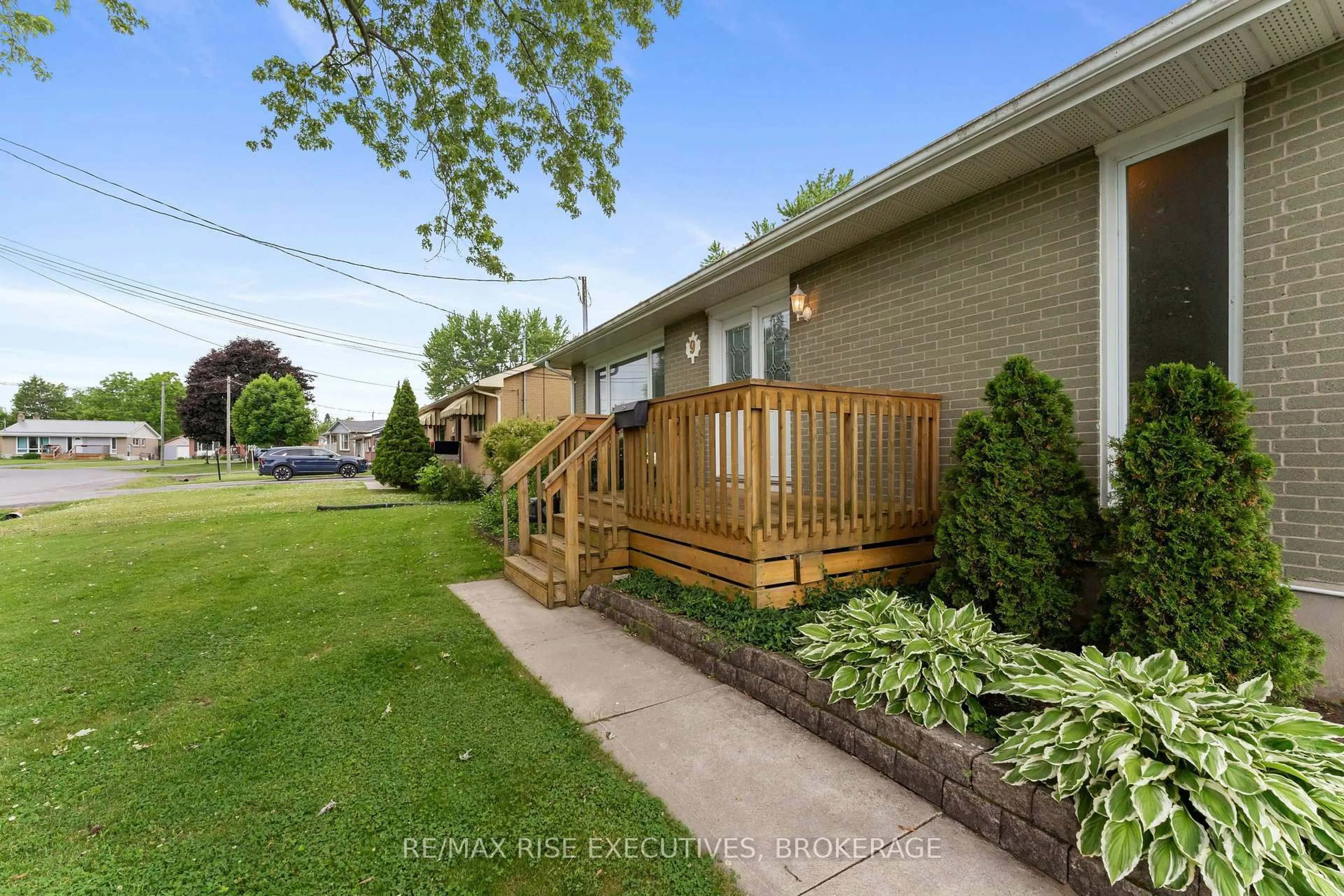 Patio, street for 9 Henry Cres, Loyalist Ontario K7N 1G3
