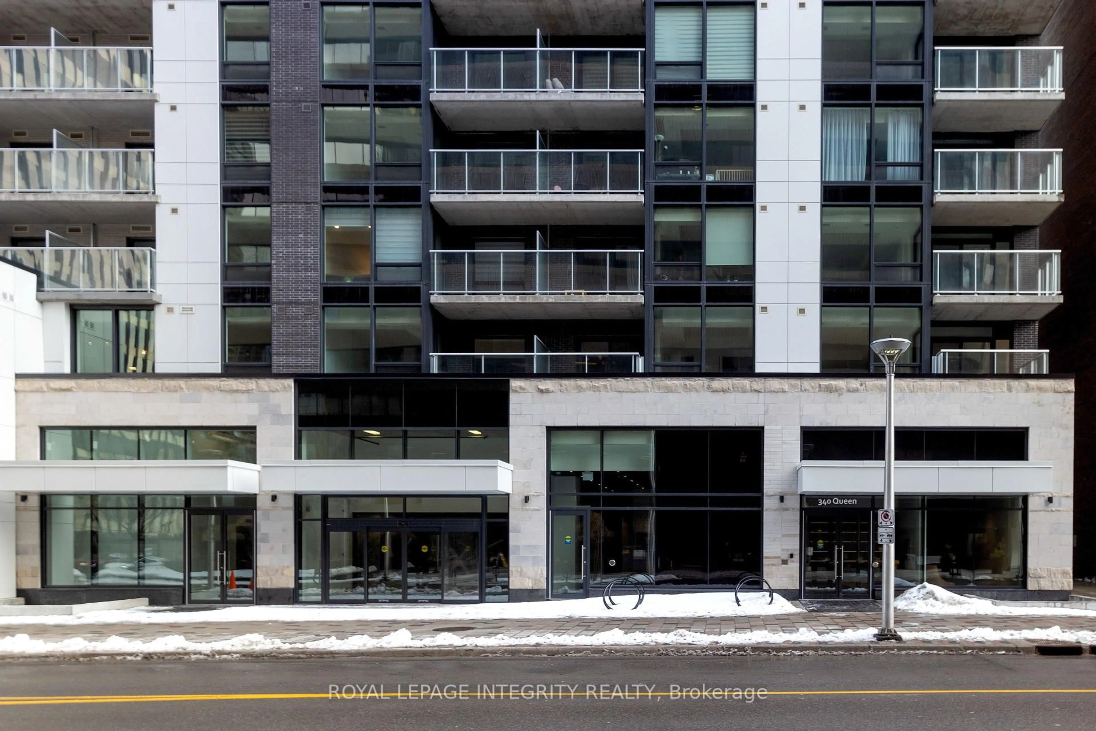 Indoor foyer for 340 Queen St #2005, Ottawa Ontario K1R 0G1