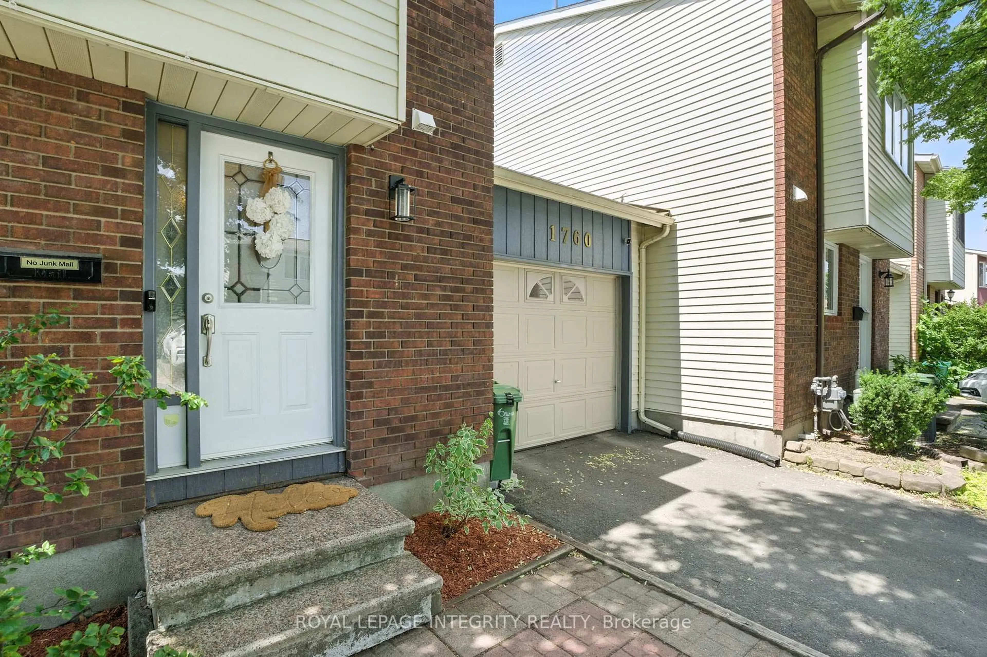 Unknown for 1760 Lafrance Dr, Orleans Ontario K1E 2H2