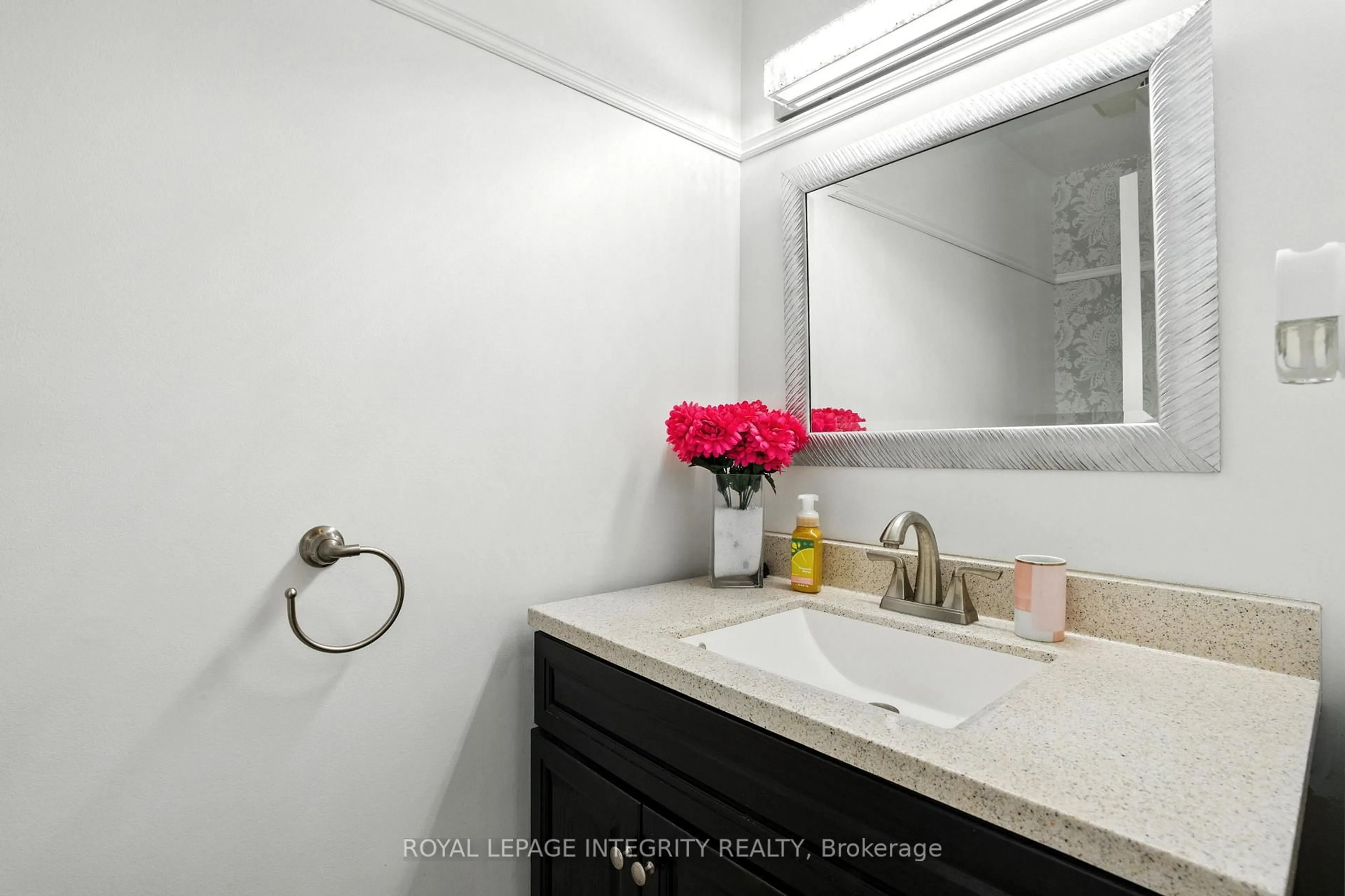 Standard bathroom, unknown for 1760 Lafrance Dr, Orleans Ontario K1E 2H2