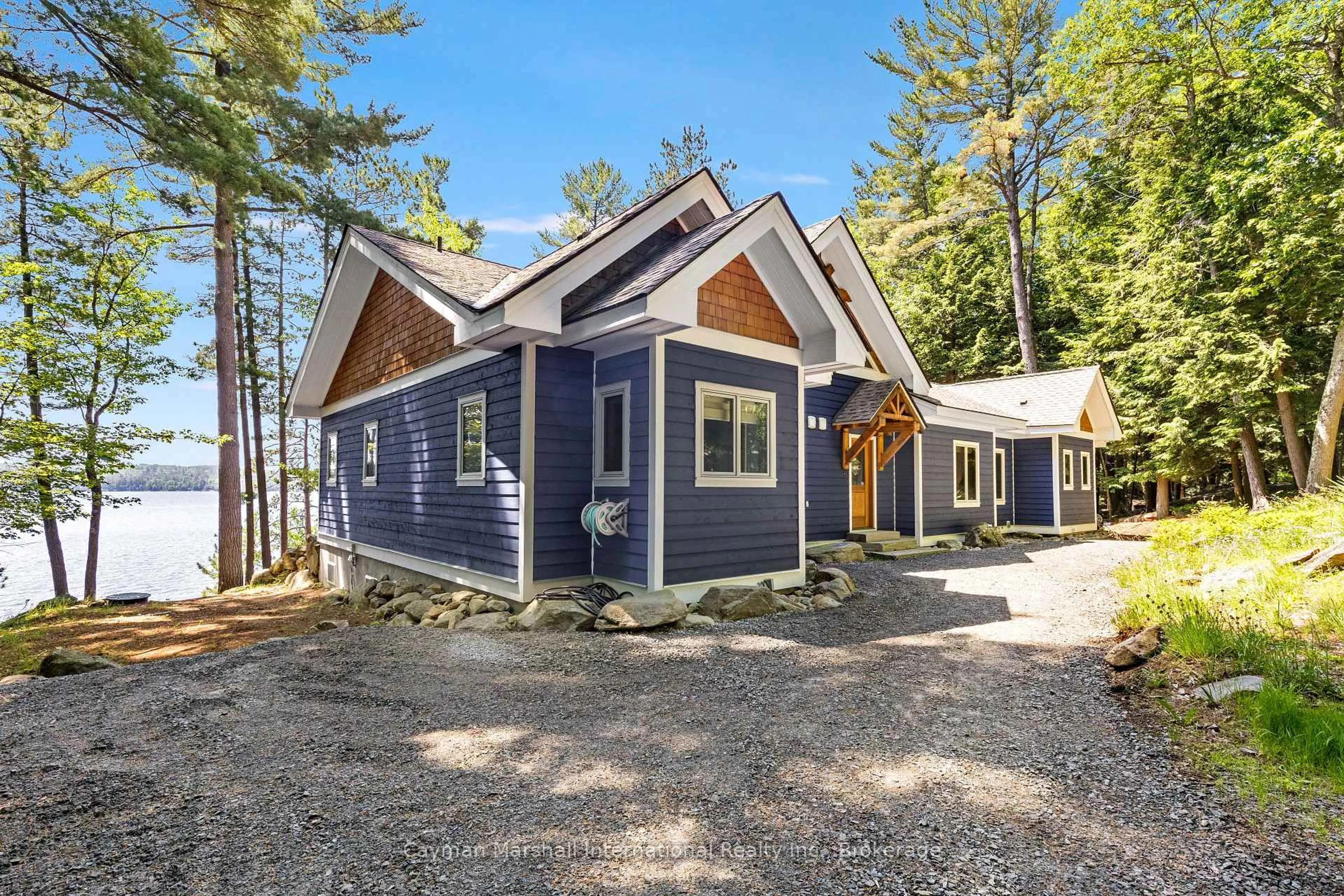 Home with vinyl exterior material, water/lake/river/ocean view for 50 BIGWIN Island, Lake of Bays Ontario P0B 1A0