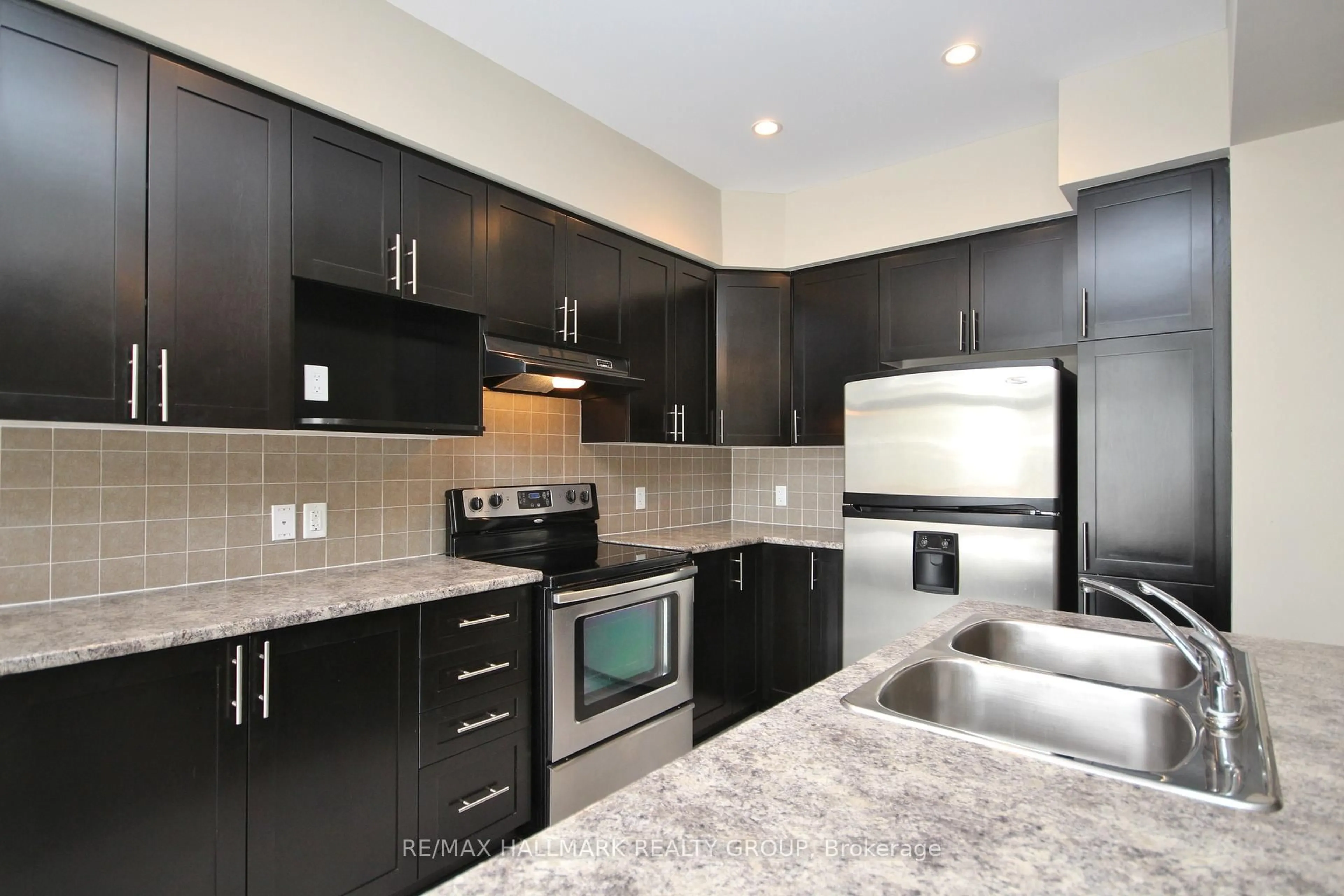 Contemporary kitchen, ceramic/tile floor for 17 MADELON Dr, Ottawa Ontario K2J 5C7