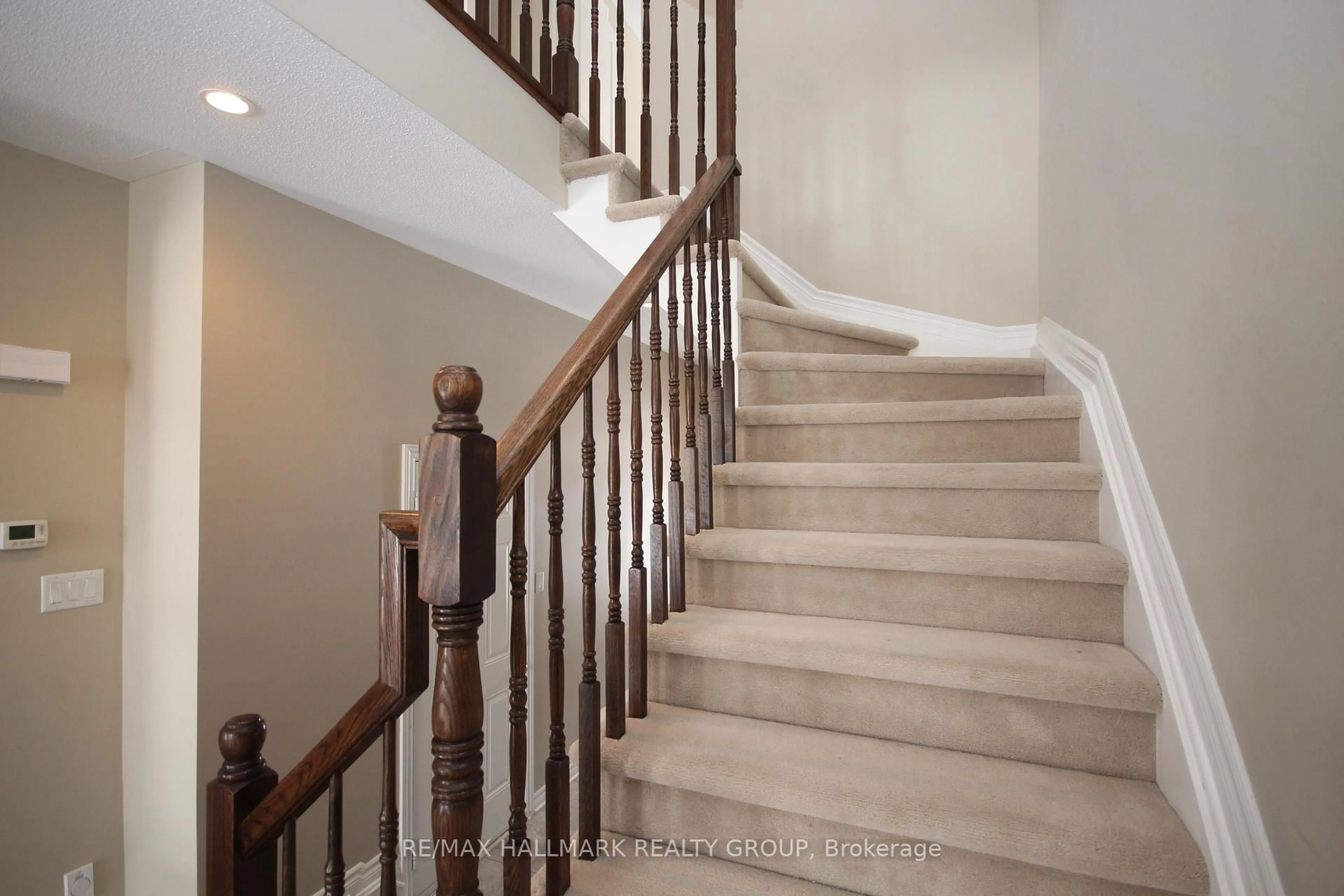 Stairs for 17 MADELON Dr, Ottawa Ontario K2J 5C7
