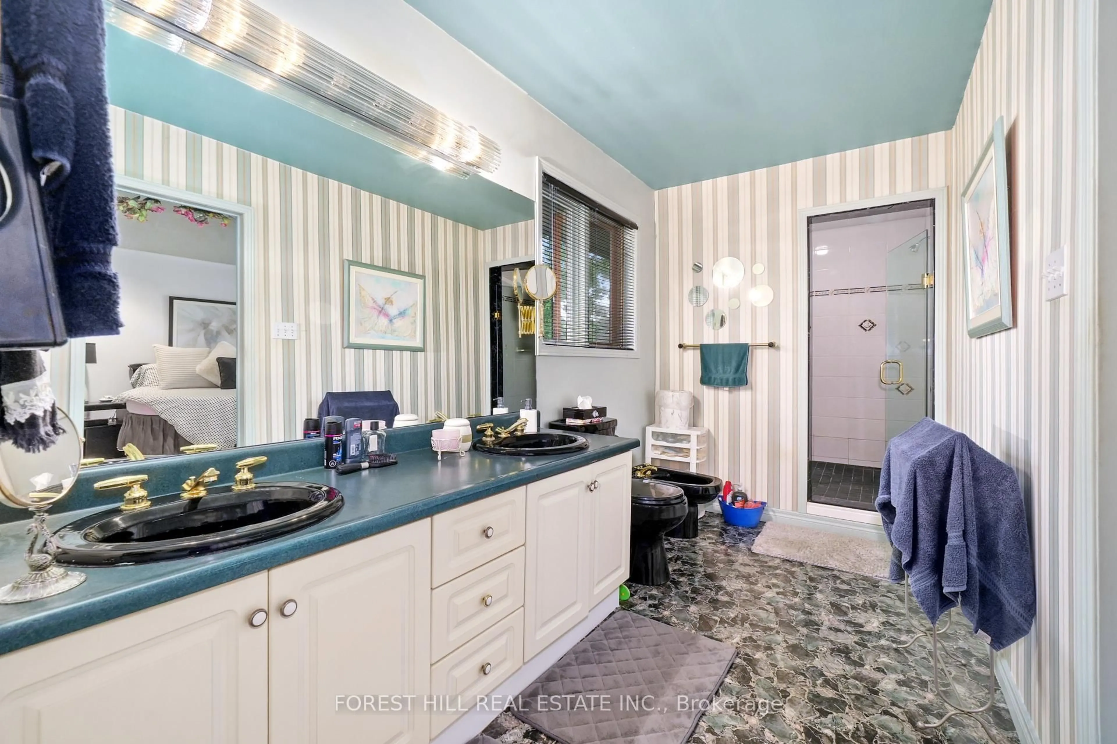 Contemporary bathroom, ceramic/tile floor for 285 Cottonwood Dr, Peterborough West Ontario K9J 6N5