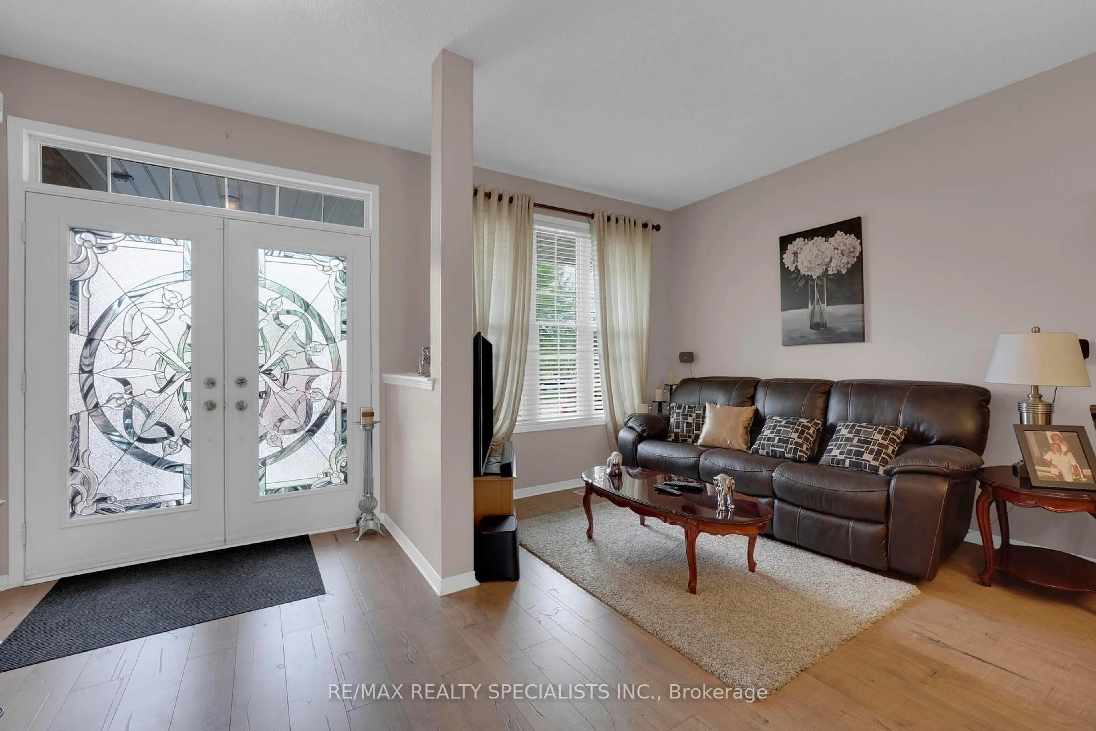 Indoor entryway for 23 Mathews Crt, Brant Ontario N3T 0A9