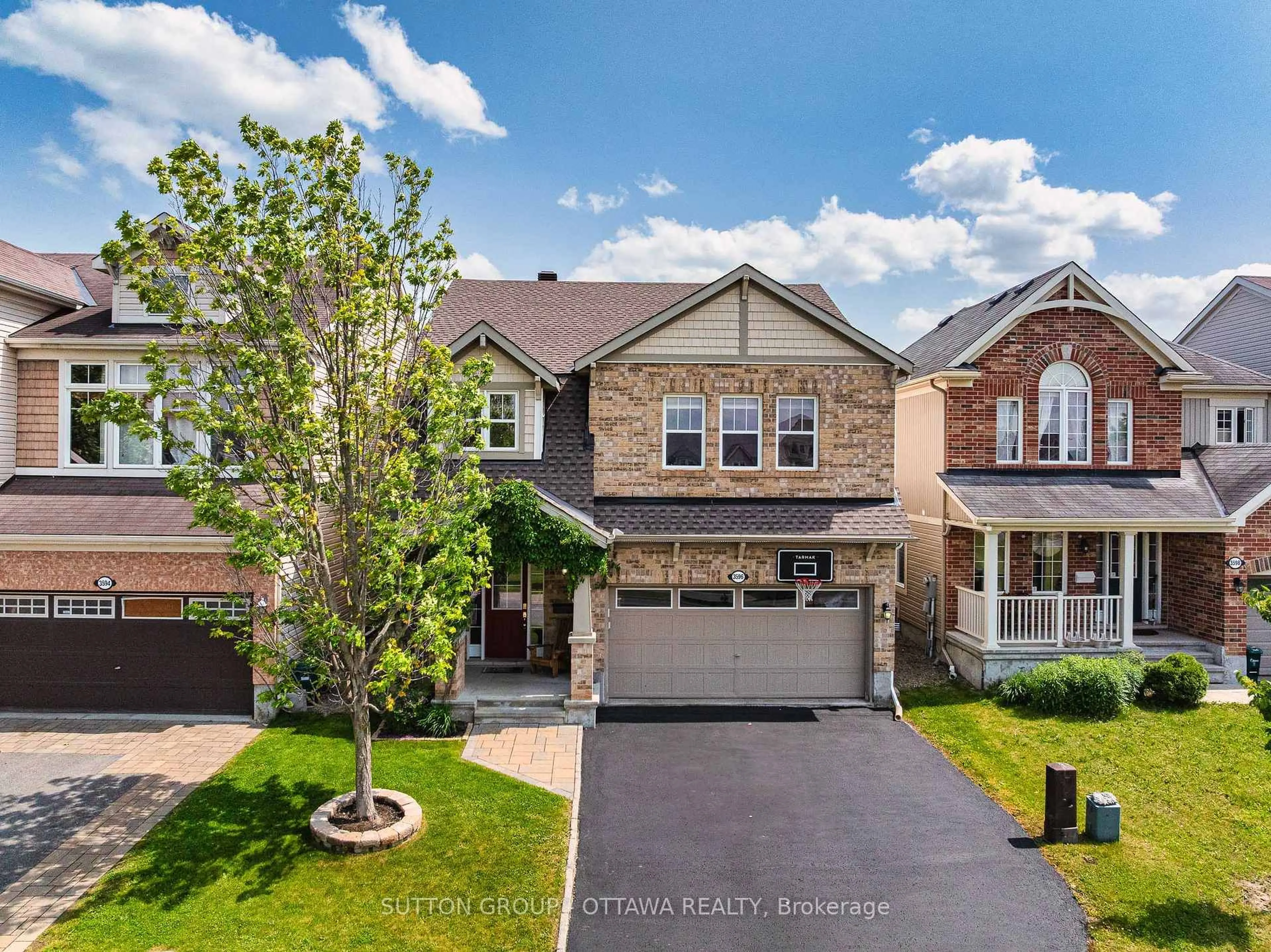 A pic from outside/outdoor area/front of a property/back of a property/a pic from drone, street for 3596 Cambrian Rd, Ottawa Ontario K2J 0S5
