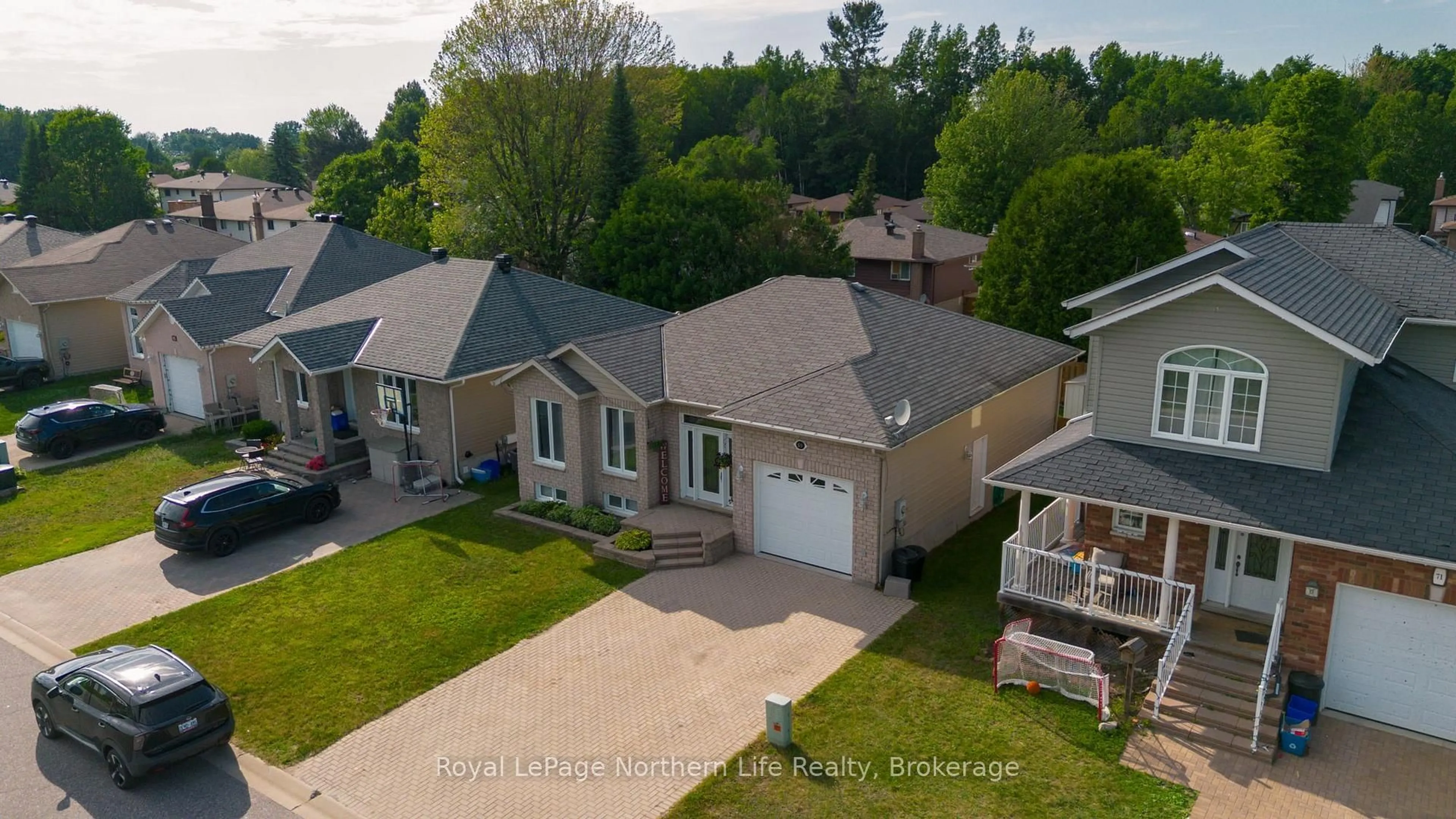 A pic from outside/outdoor area/front of a property/back of a property/a pic from drone, street for 69 Mariah St, North Bay Ontario P1A 4M6