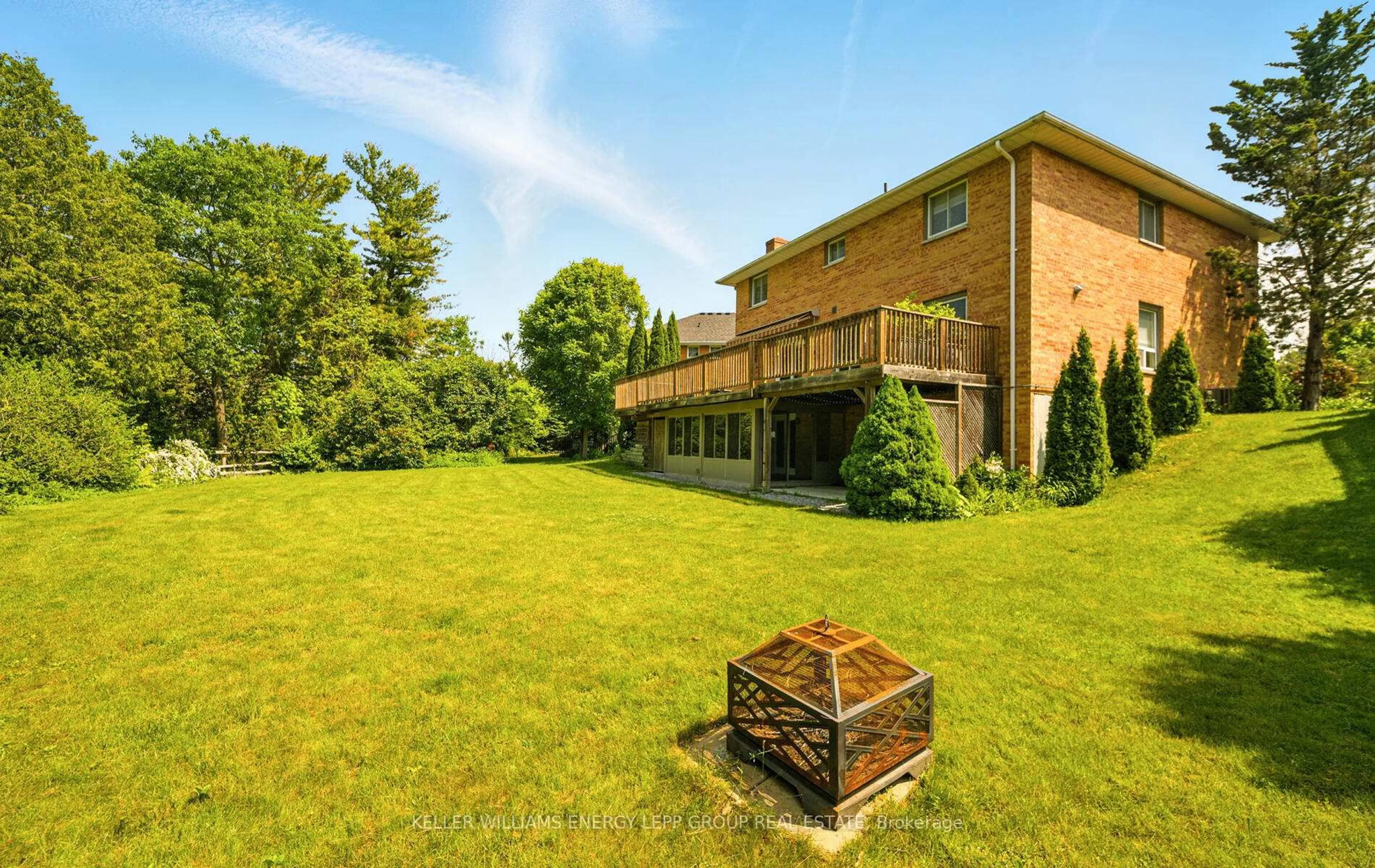 Patio, building for 7 Herbert Pl, Port Hope Ontario L1A 4G7