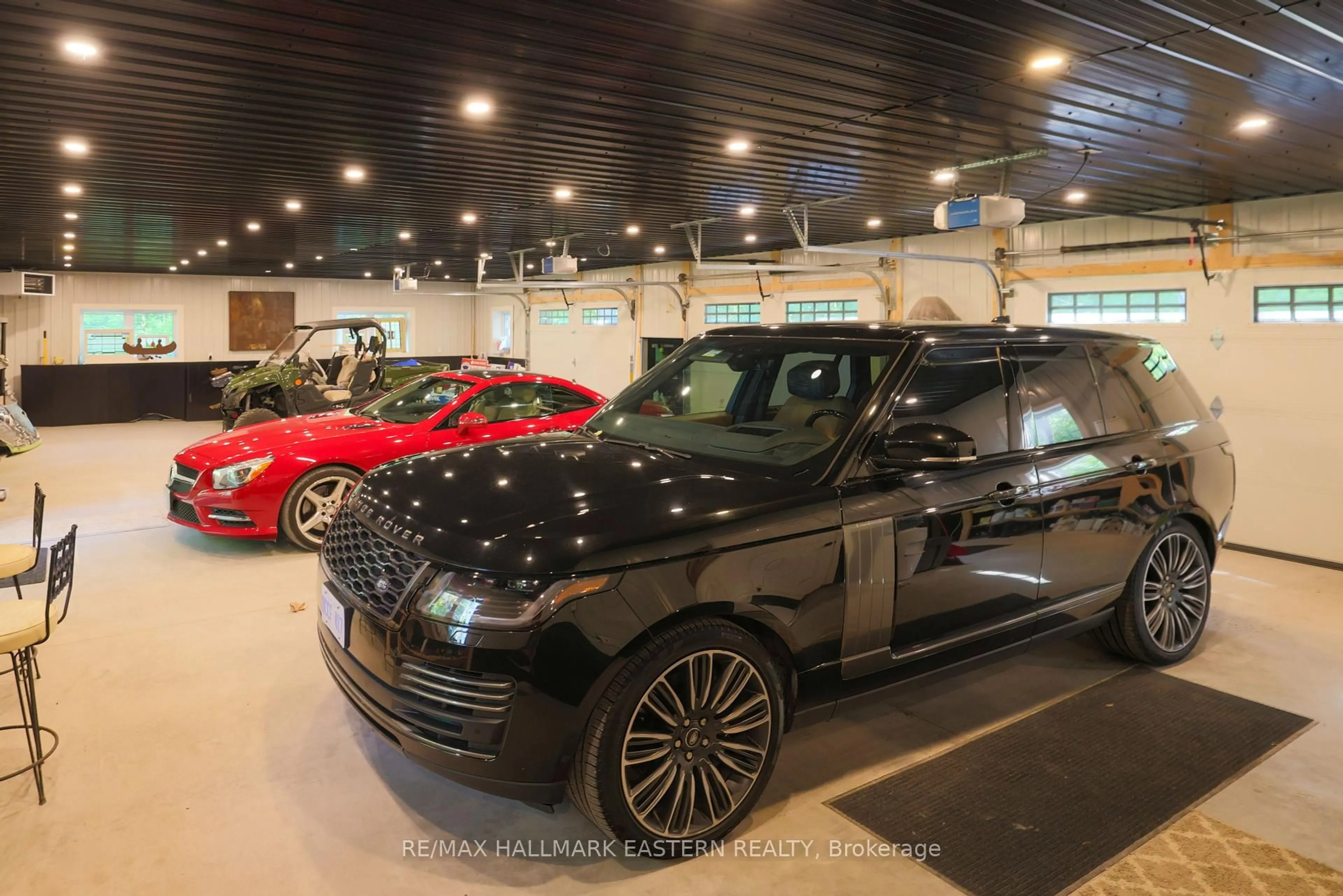 Indoor garage for 1052 Tedford Lane, Douro-Dummer Ontario K0L 2H0