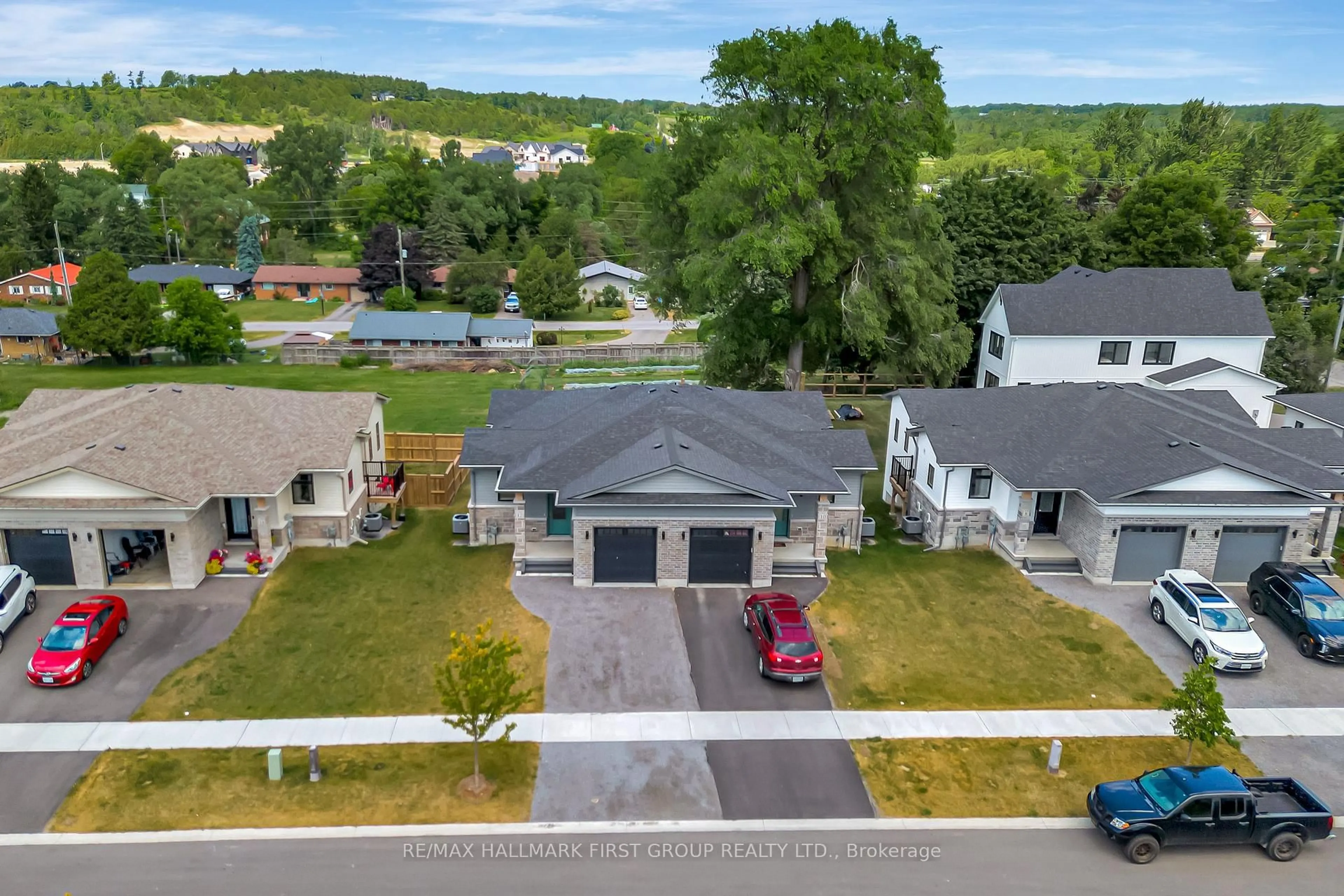 A pic from outside/outdoor area/front of a property/back of a property/a pic from drone, mountain view for 12 Prairie Run Rd, Cramahe Ontario K0K 1S0