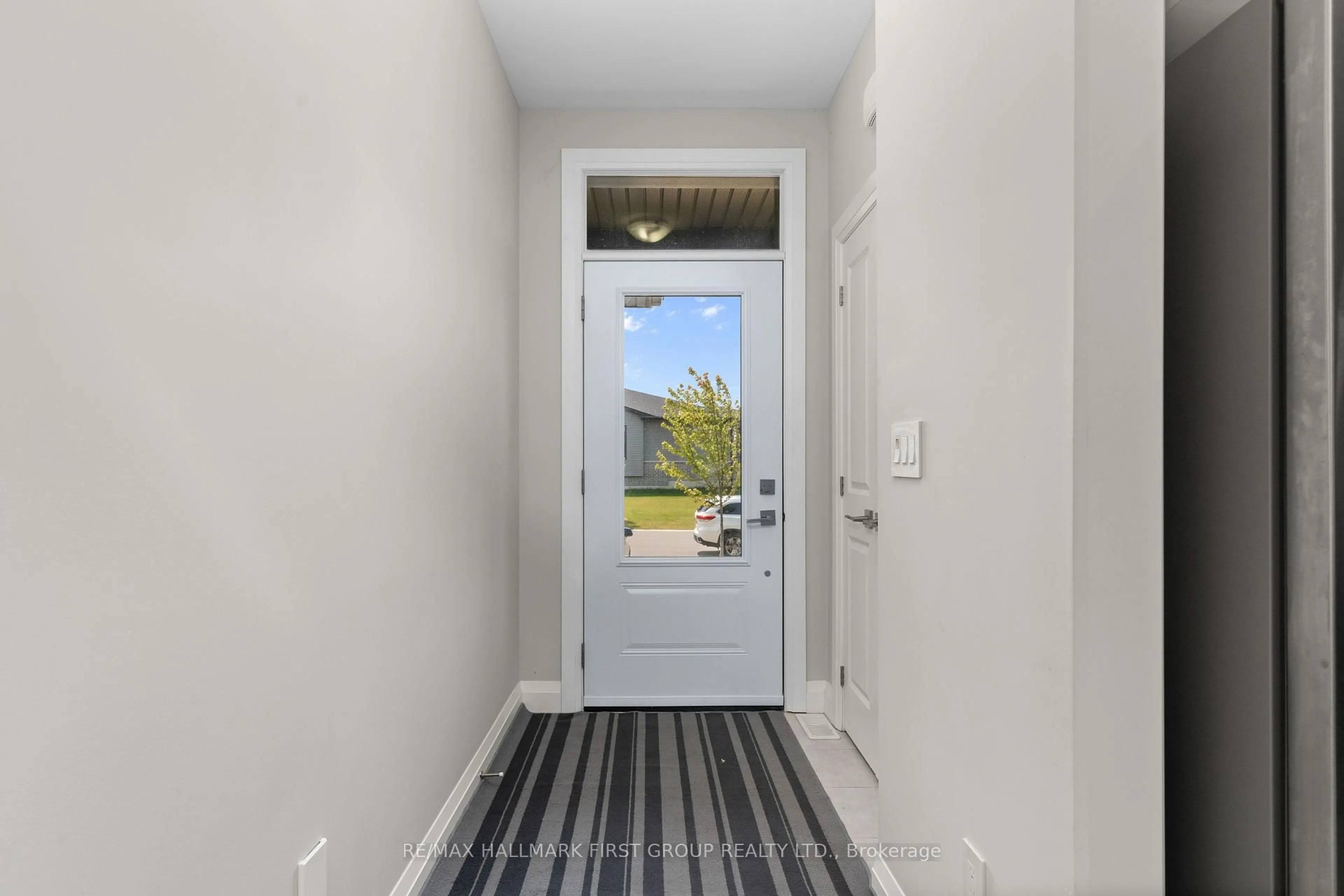 Indoor entryway for 12 Prairie Run Rd, Cramahe Ontario K0K 1S0