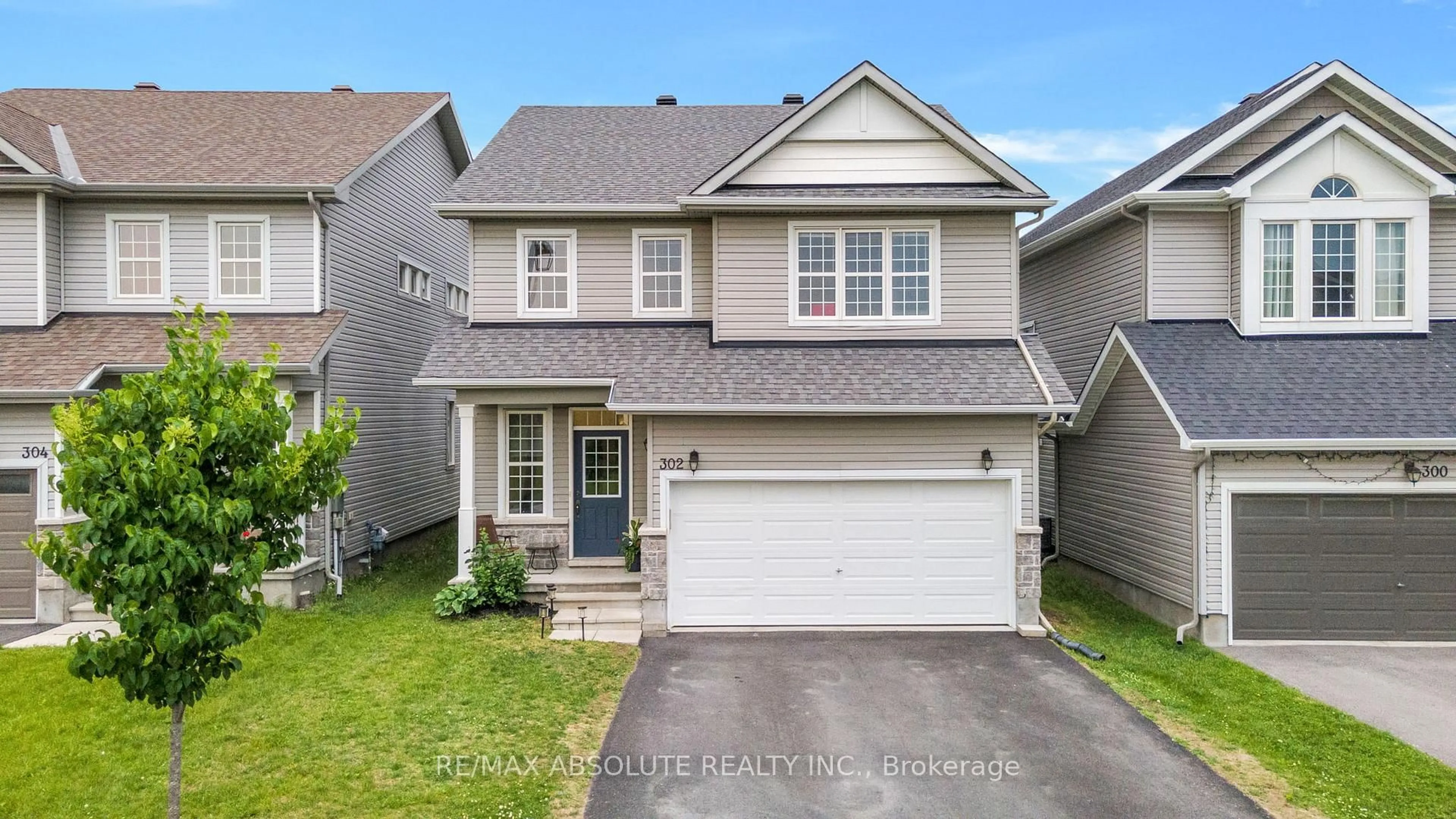 Home with vinyl exterior material, street for 302 Haliburton Hts, Ottawa Ontario K2S 1S3