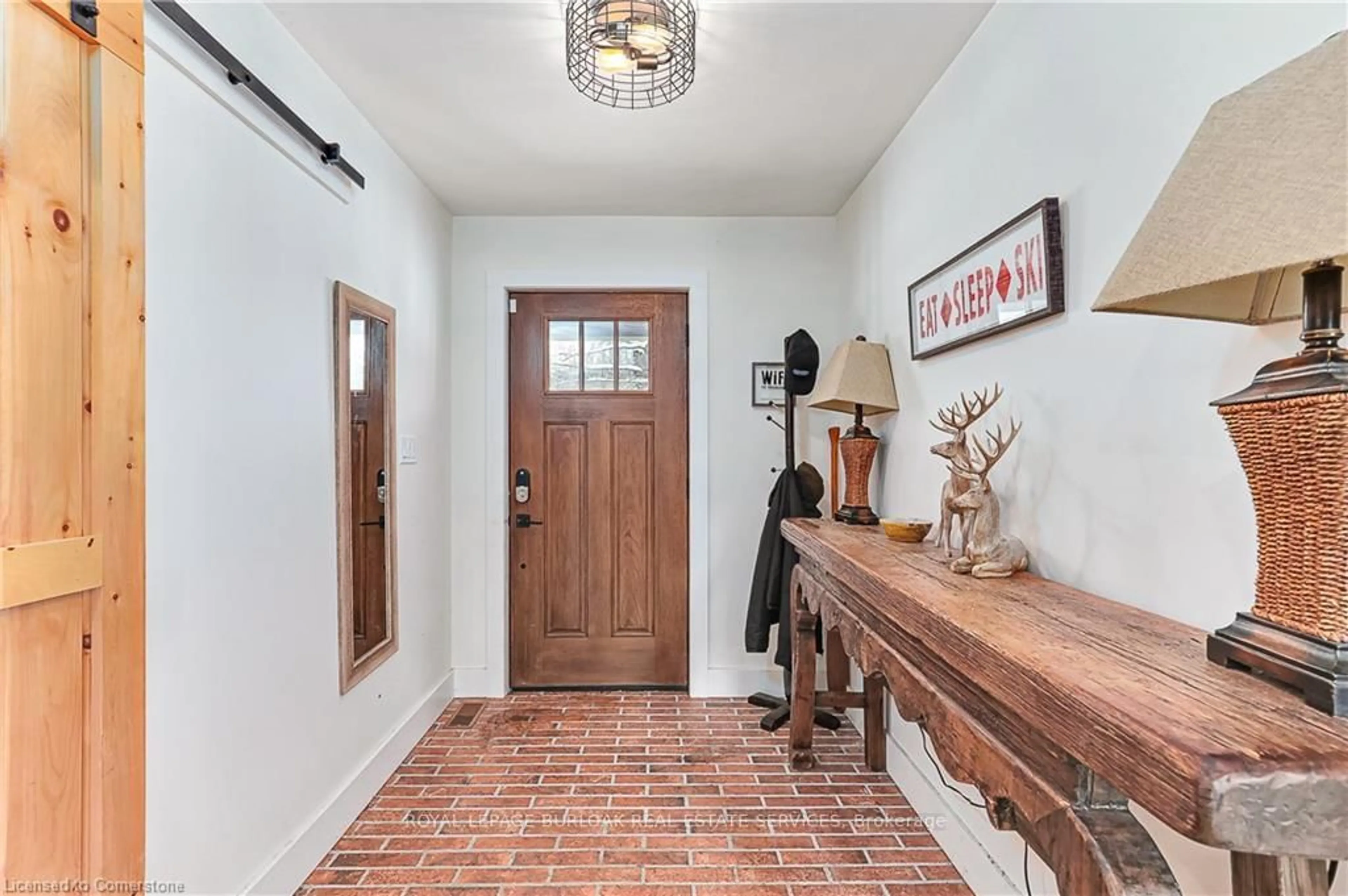 Indoor entryway for 234 Canrobert St, Grey Highlands Ontario N0C 1E0