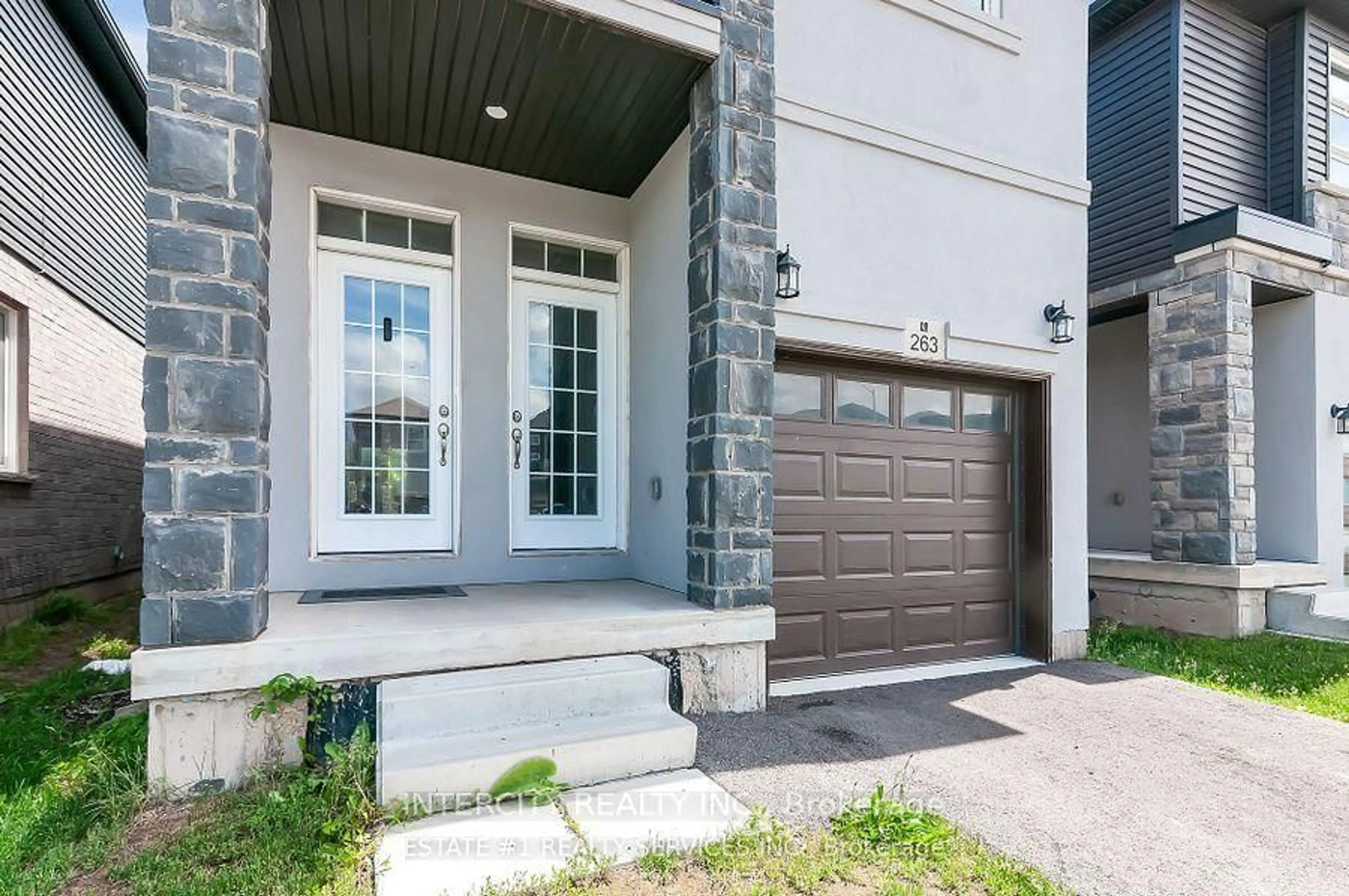 Home with brick exterior material, street for 263 Louise St, Welland Ontario L3B 0H8