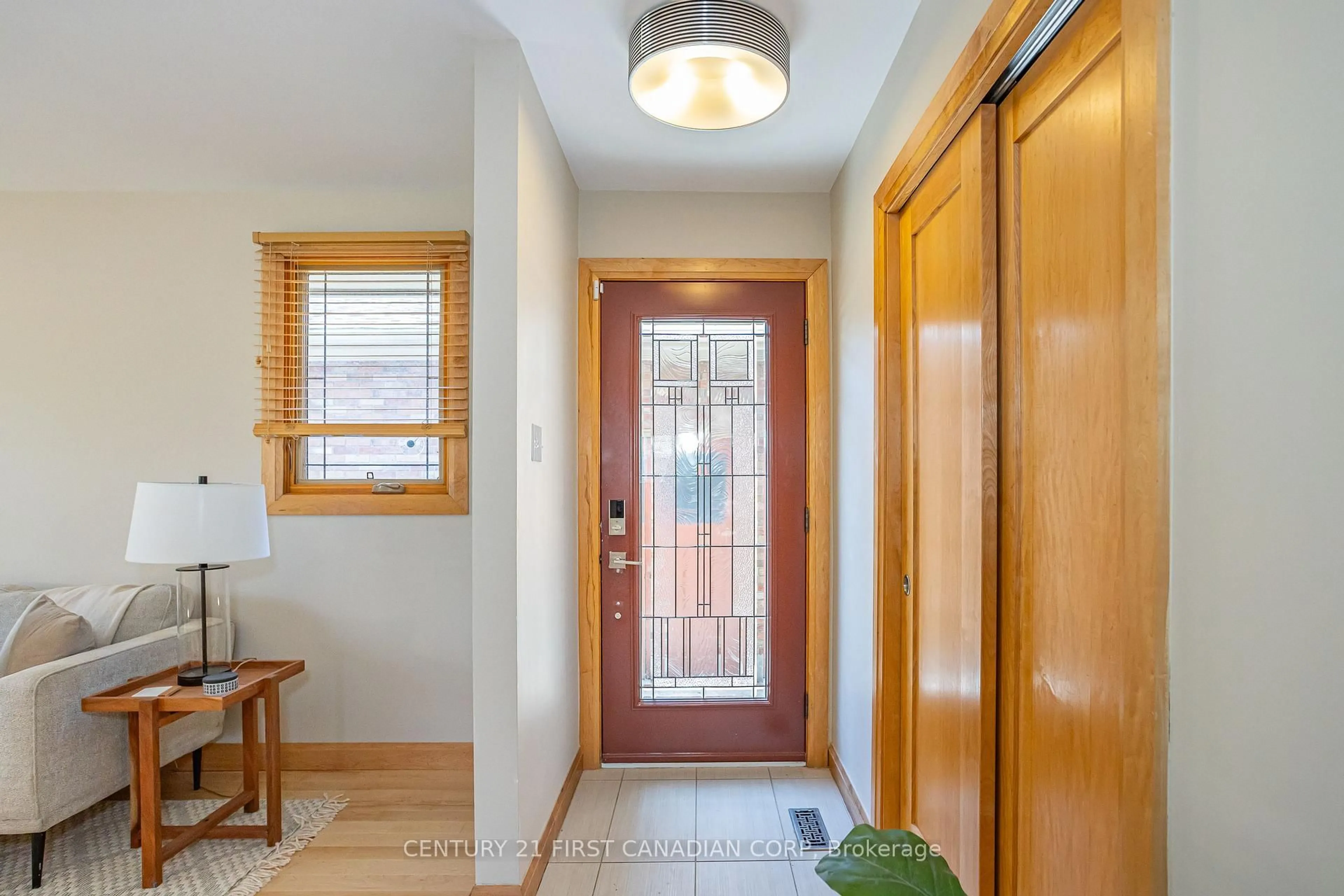 Indoor entryway for 24 Gatineau Cres, London South Ontario N6K 2Z7