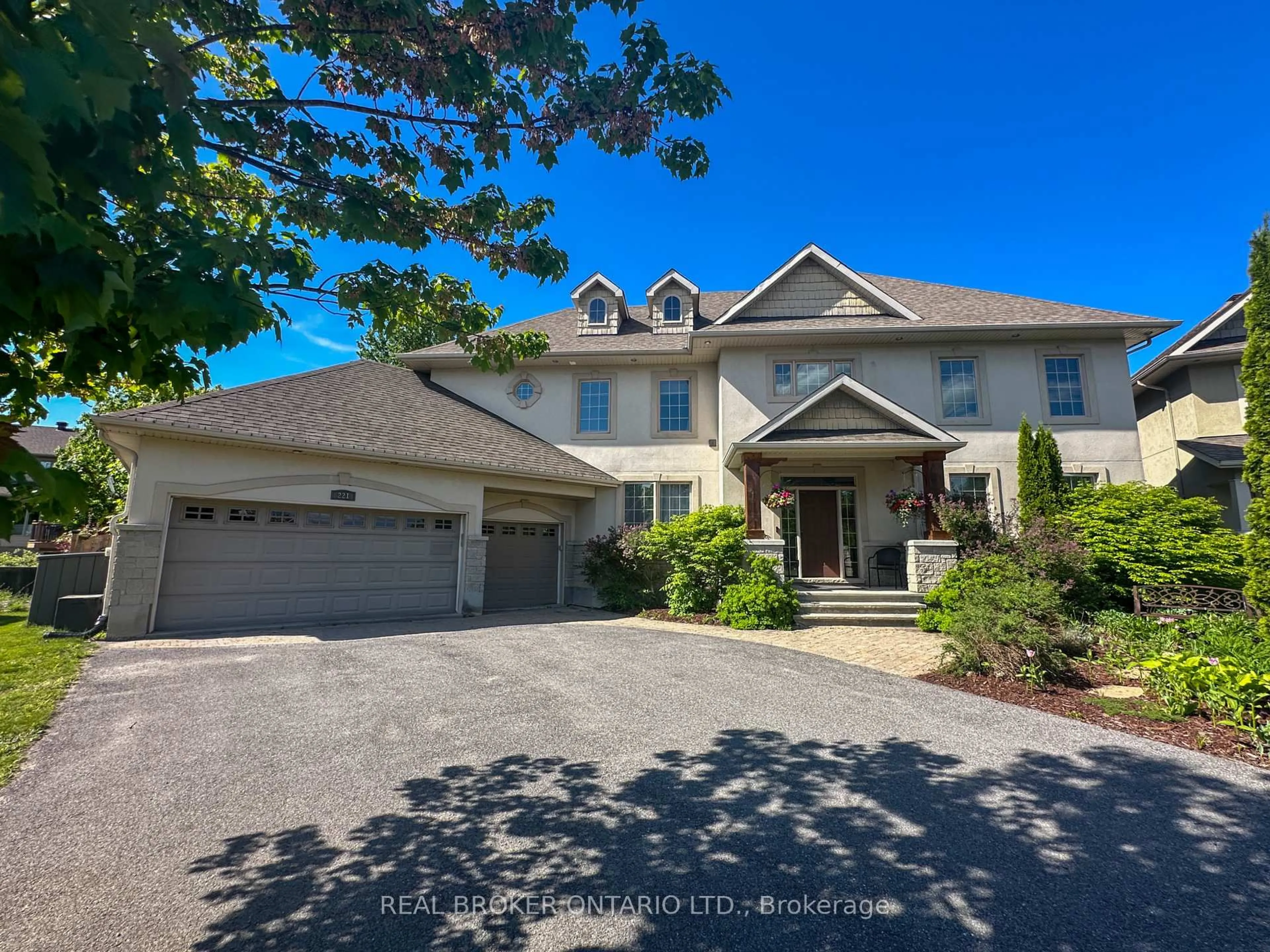 A pic from outside/outdoor area/front of a property/back of a property/a pic from drone, street for 221 Jensen Crt, Carp Ontario K0A 1L0