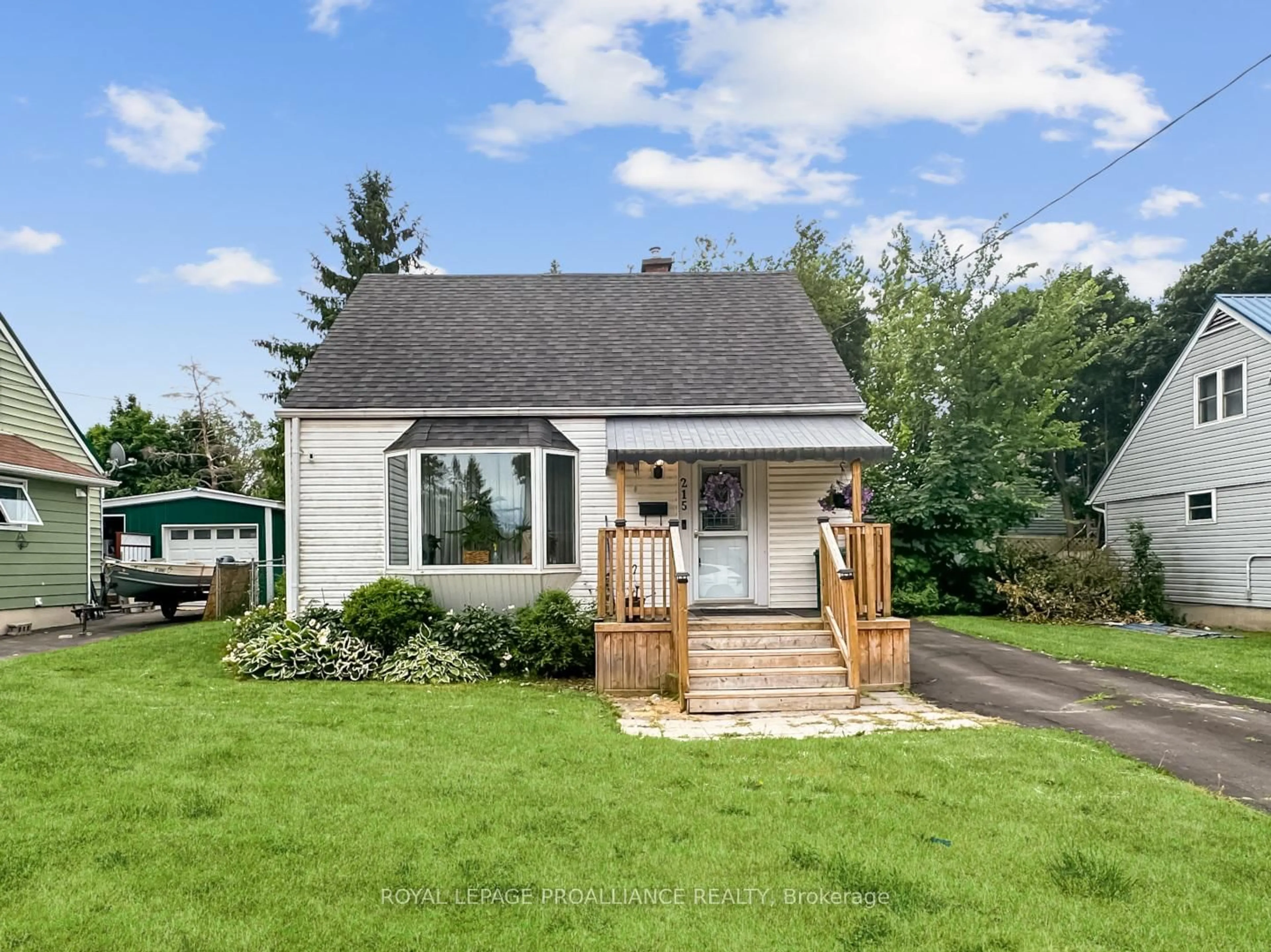Home with vinyl exterior material, street for 215 Pine St, Belleville Ontario K8N 2N3