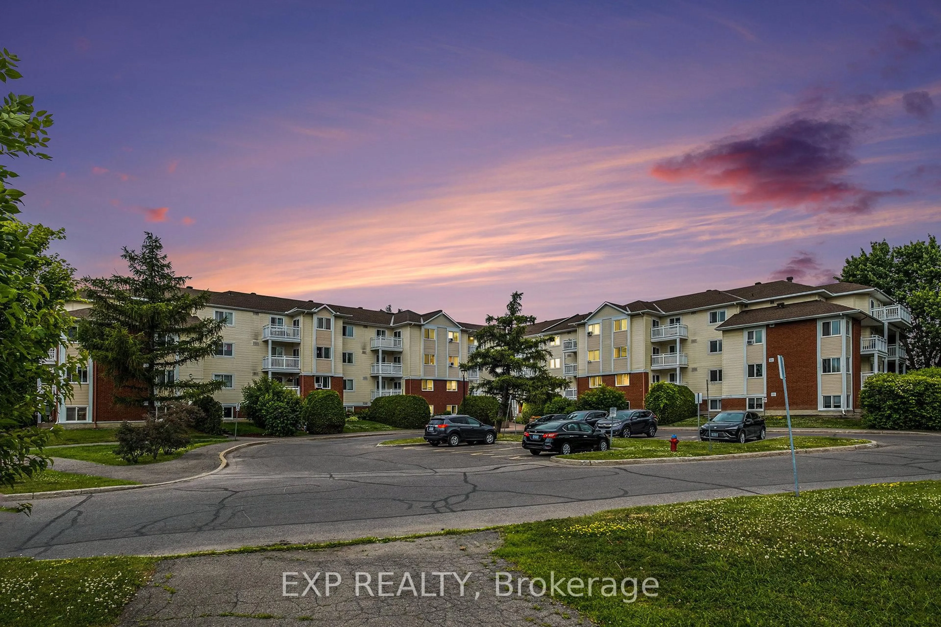 A pic from outside/outdoor area/front of a property/back of a property/a pic from drone, unknown for 270 Lorry Greenberg Dr #14, Ottawa Ontario K1T 3K2
