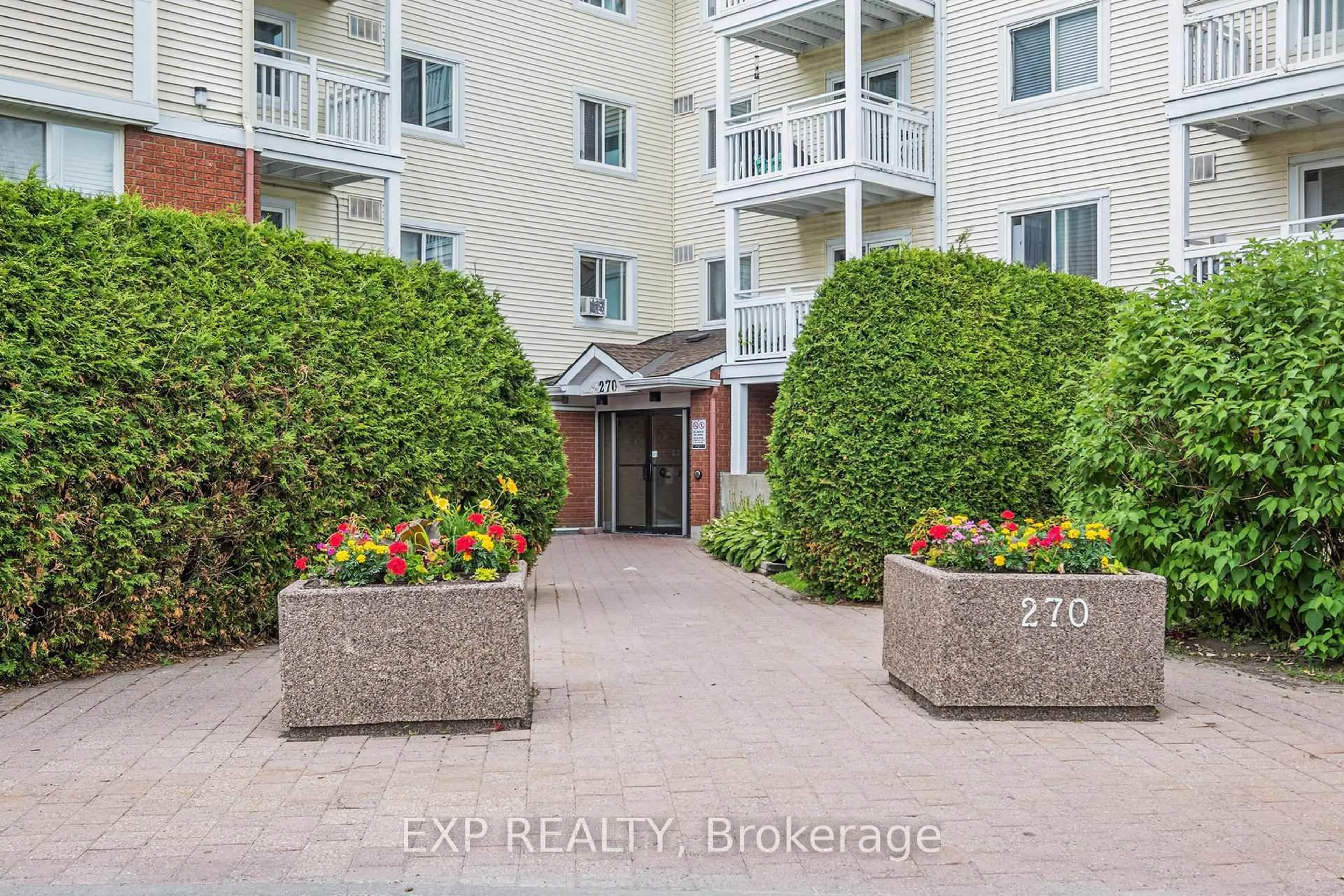 Indoor entryway for 270 Lorry Greenberg Dr #14, Ottawa Ontario K1T 3K2
