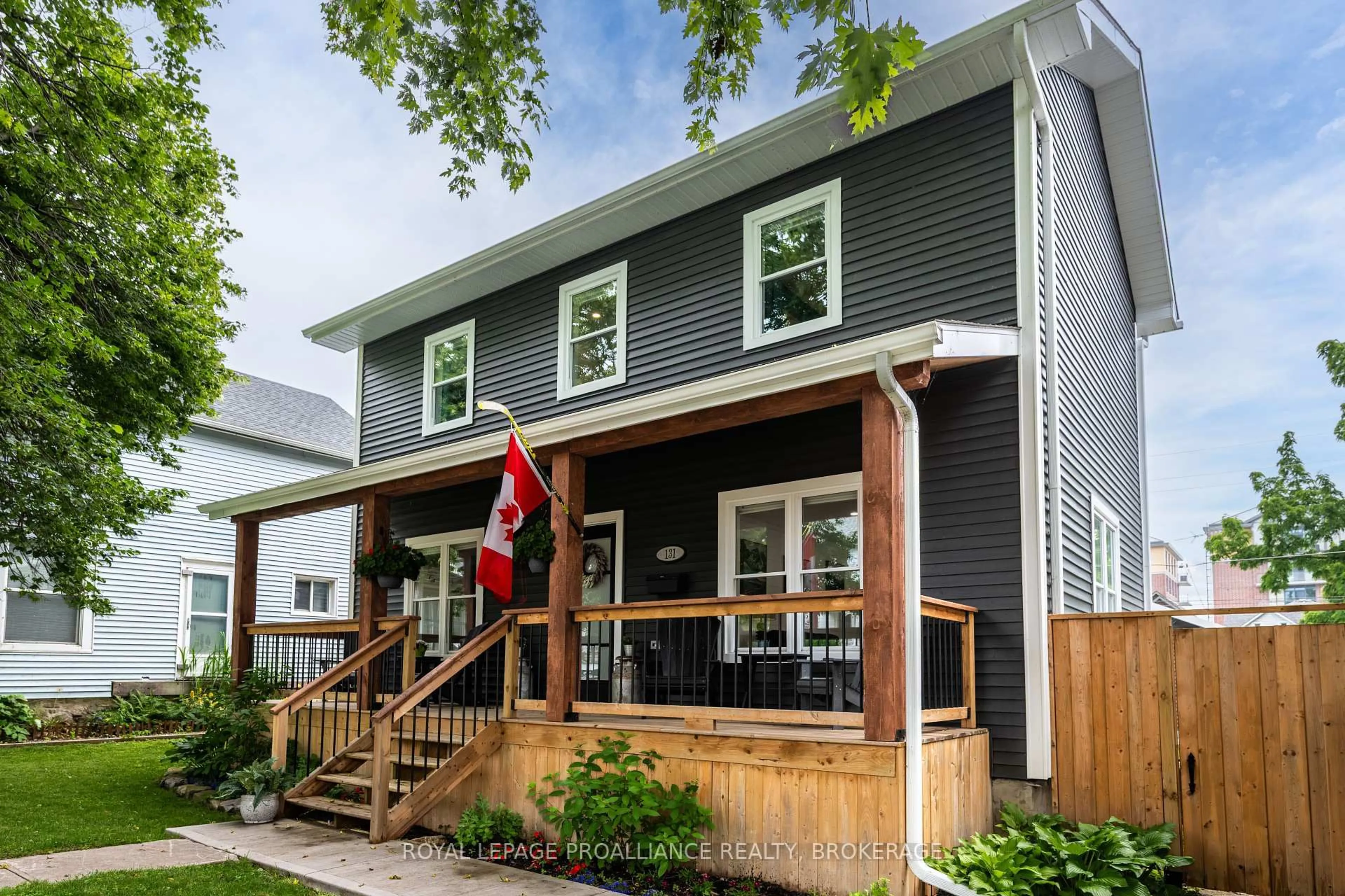 Unknown for 131 John St, Gananoque Ontario K7G 1A6