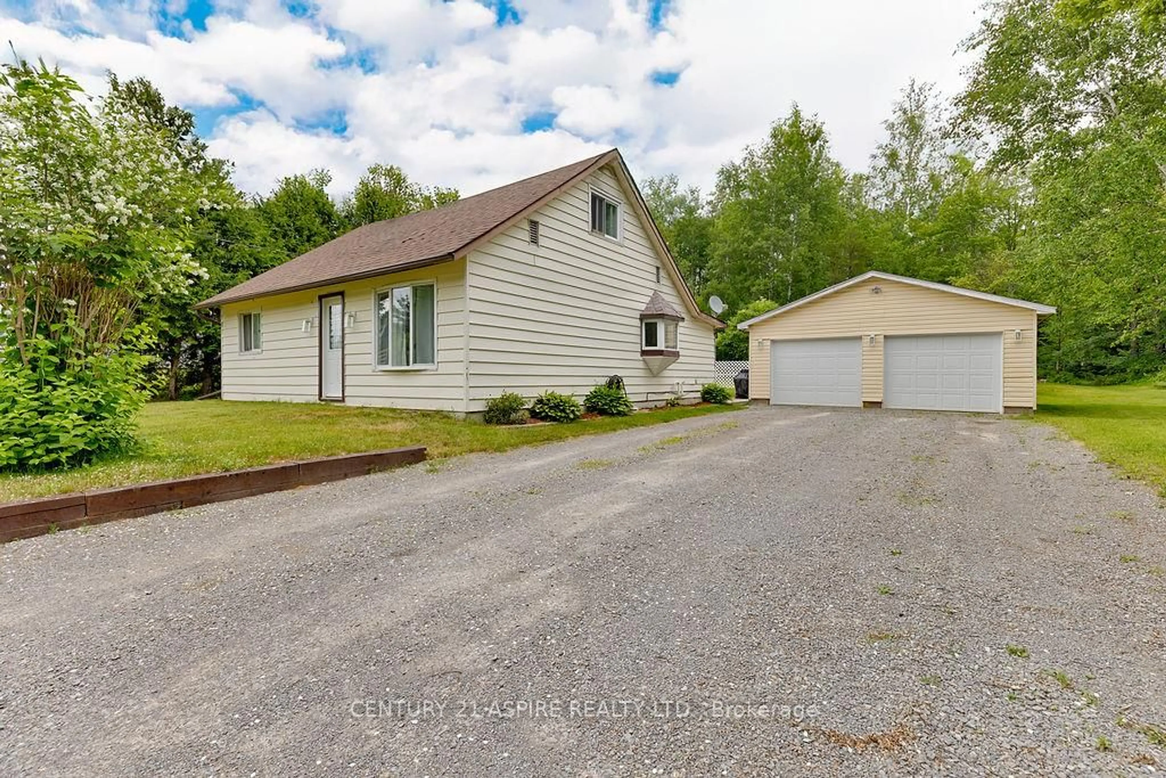 A pic from outside/outdoor area/front of a property/back of a property/a pic from drone, street for 118 Hunts Rd, Chalk River Ontario K0J 1J0