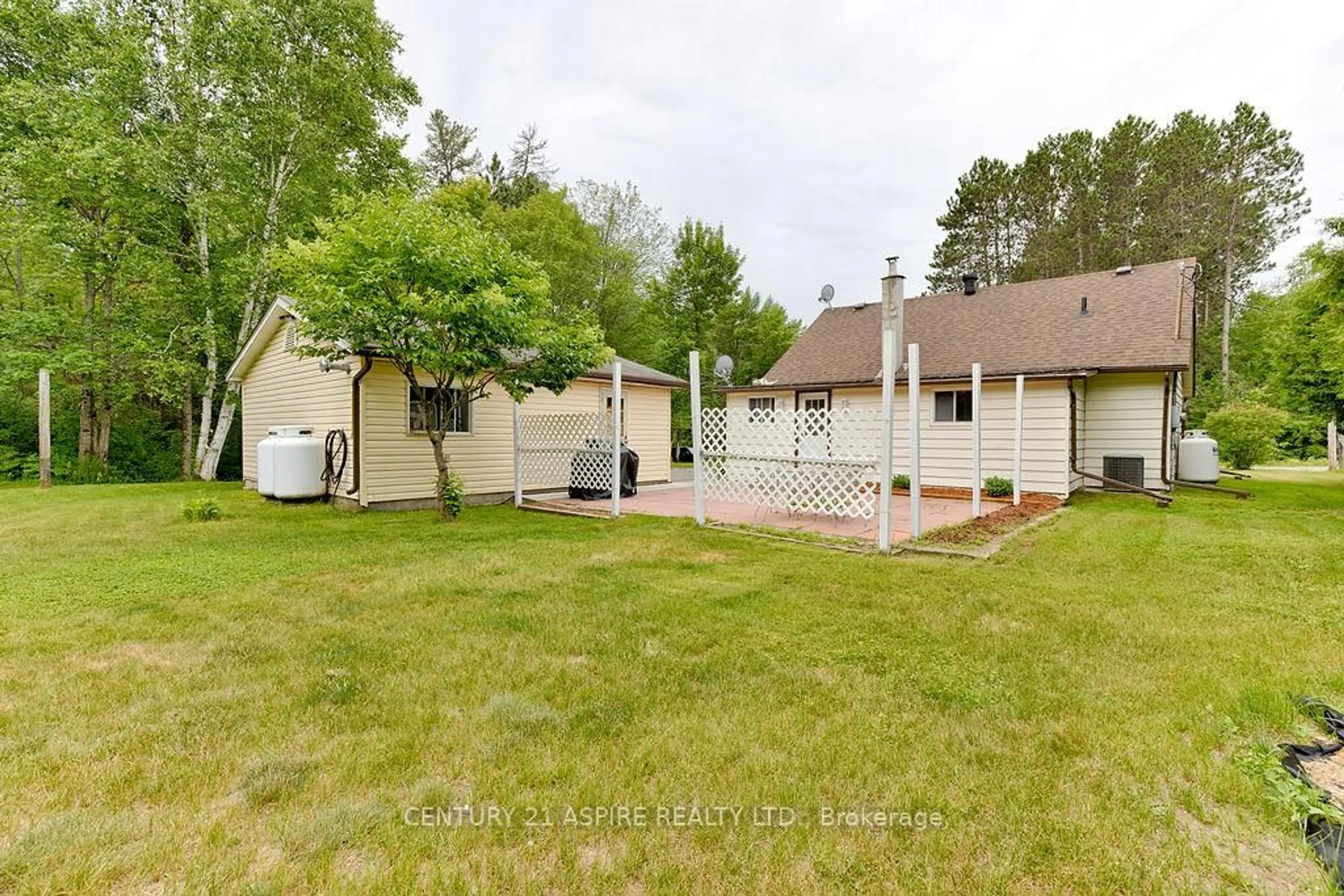 A pic from outside/outdoor area/front of a property/back of a property/a pic from drone, water/lake/river/ocean view for 118 Hunts Rd, Chalk River Ontario K0J 1J0