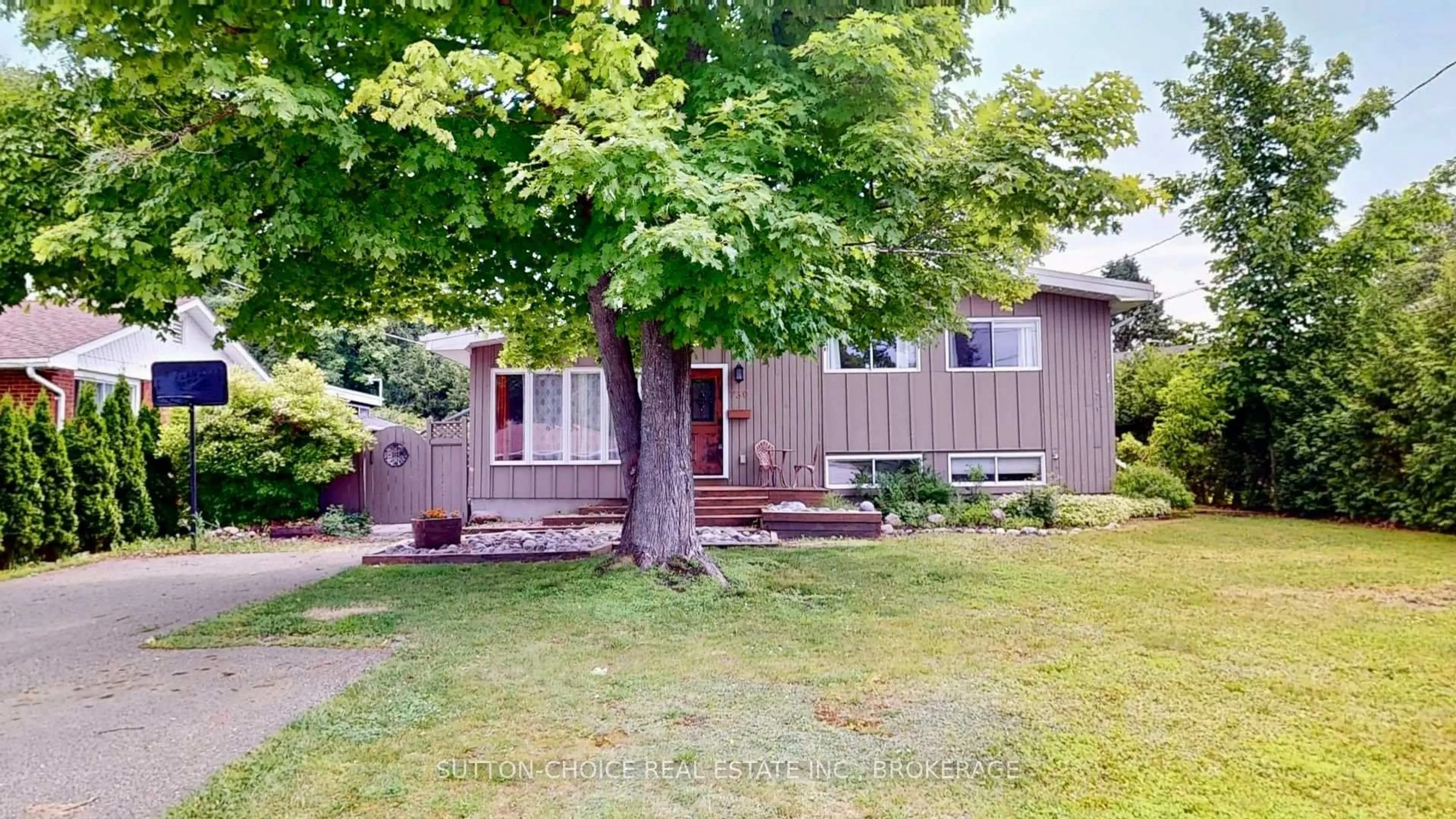 Home with vinyl exterior material, street for 730 Mckay Ave, North Bay Ontario P1B 7W1