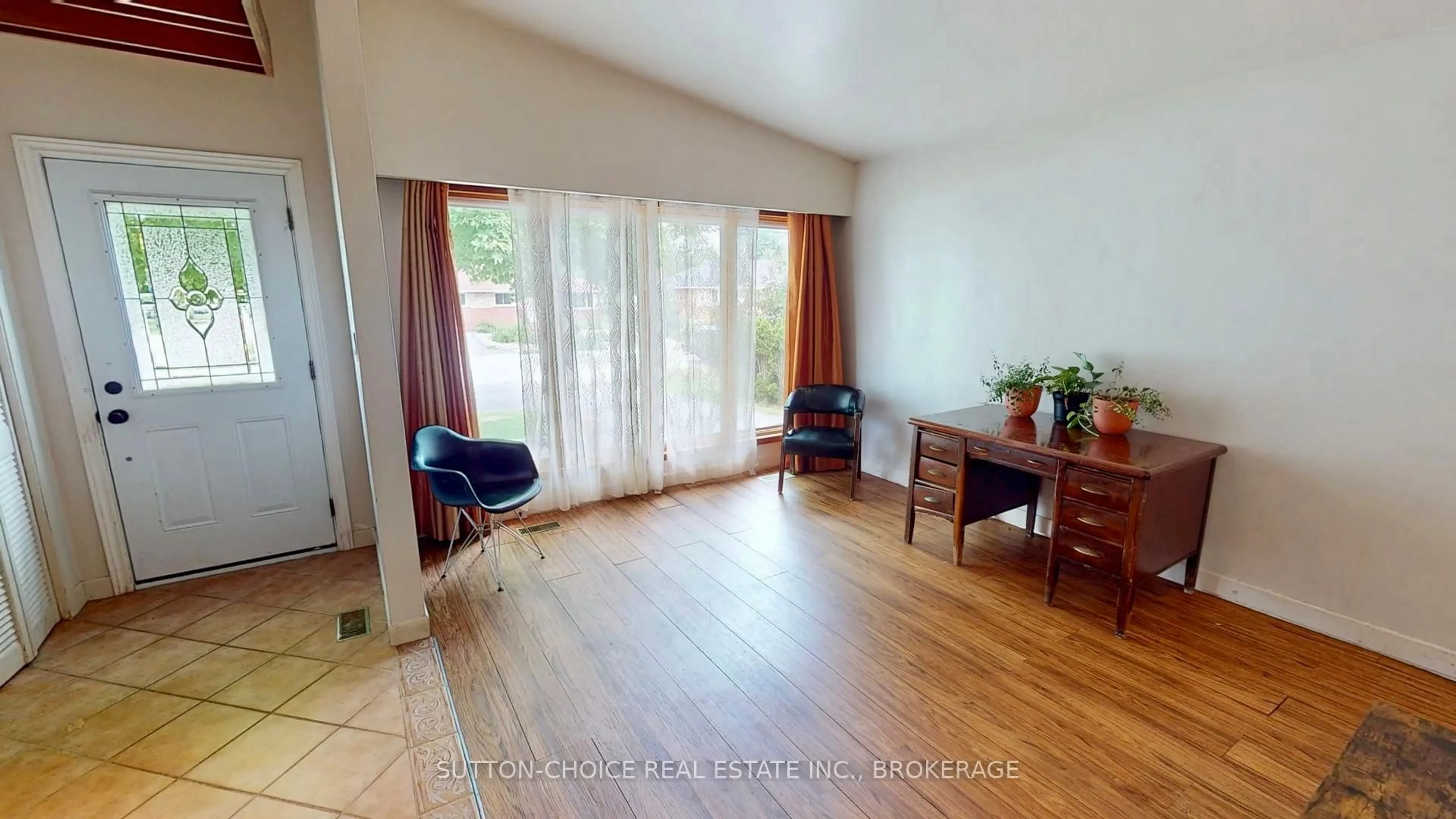A pic of a room for 730 Mckay Ave, North Bay Ontario P1B 7W1