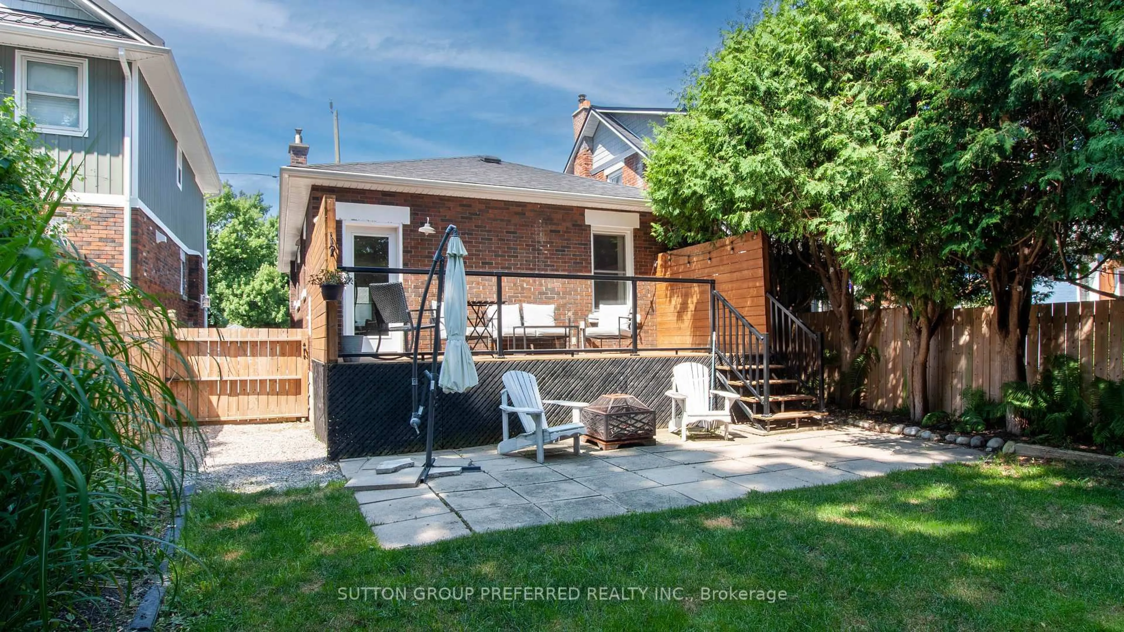 Patio, street for 458 Woodman Ave, London East Ontario N5W 3Z9