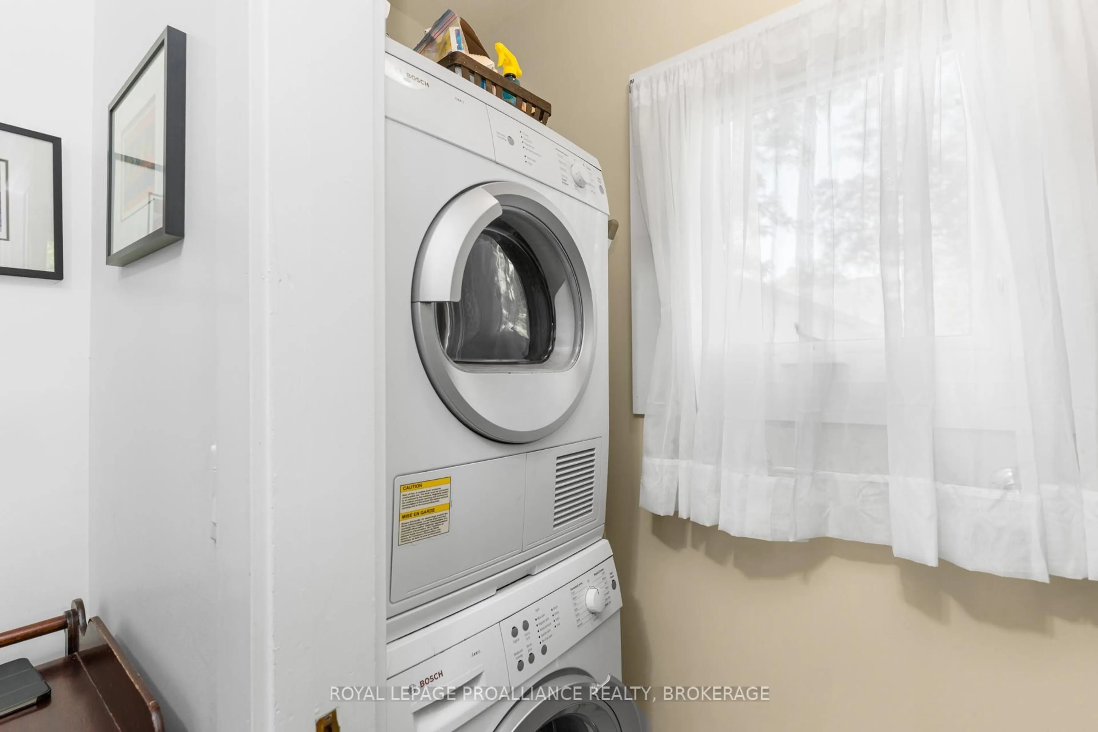 Laundry room for 35 Princess St, Gananoque Ontario K7G 2N2