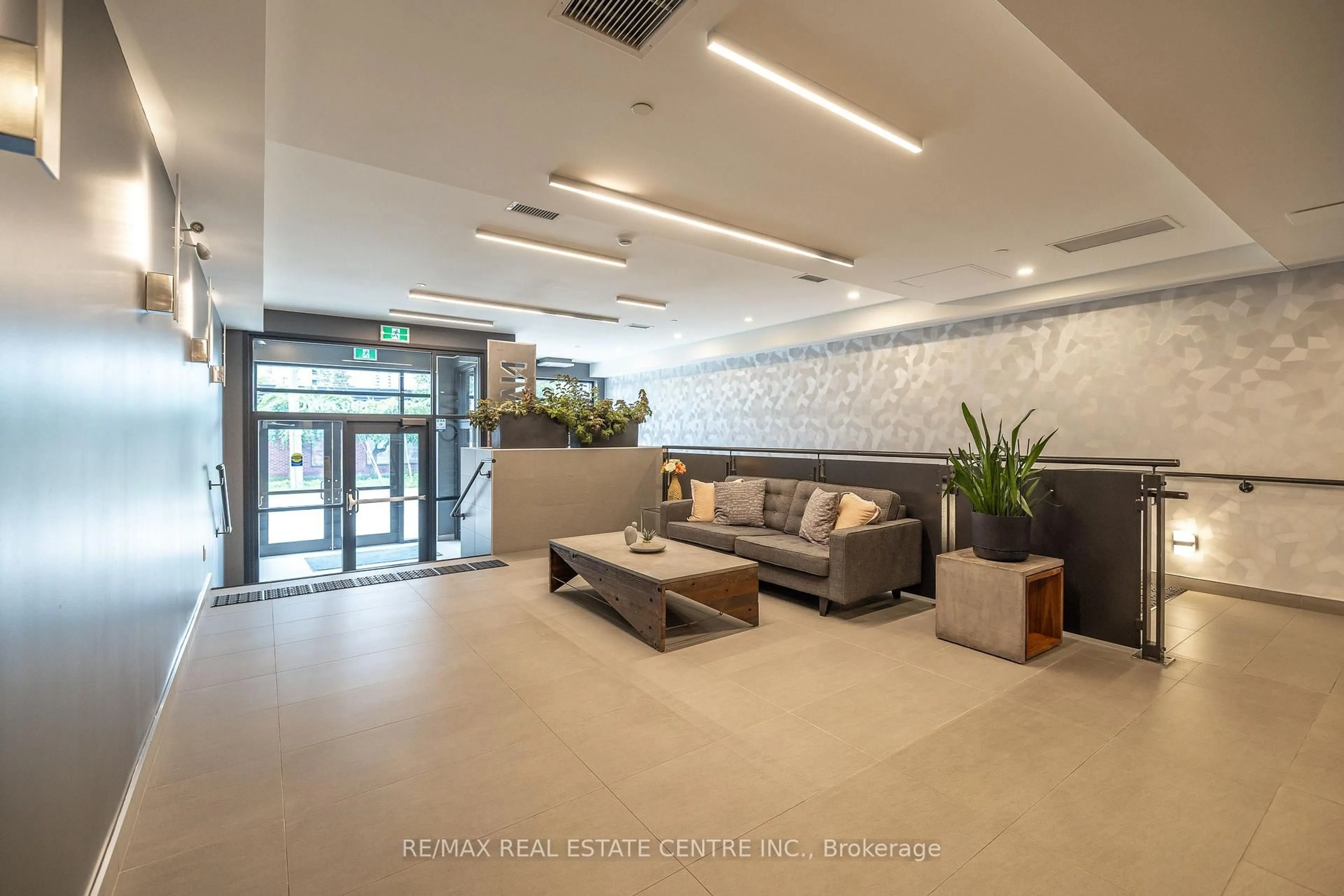 Lobby for 690 King St #412, Kitchener Ontario N2G 0B9
