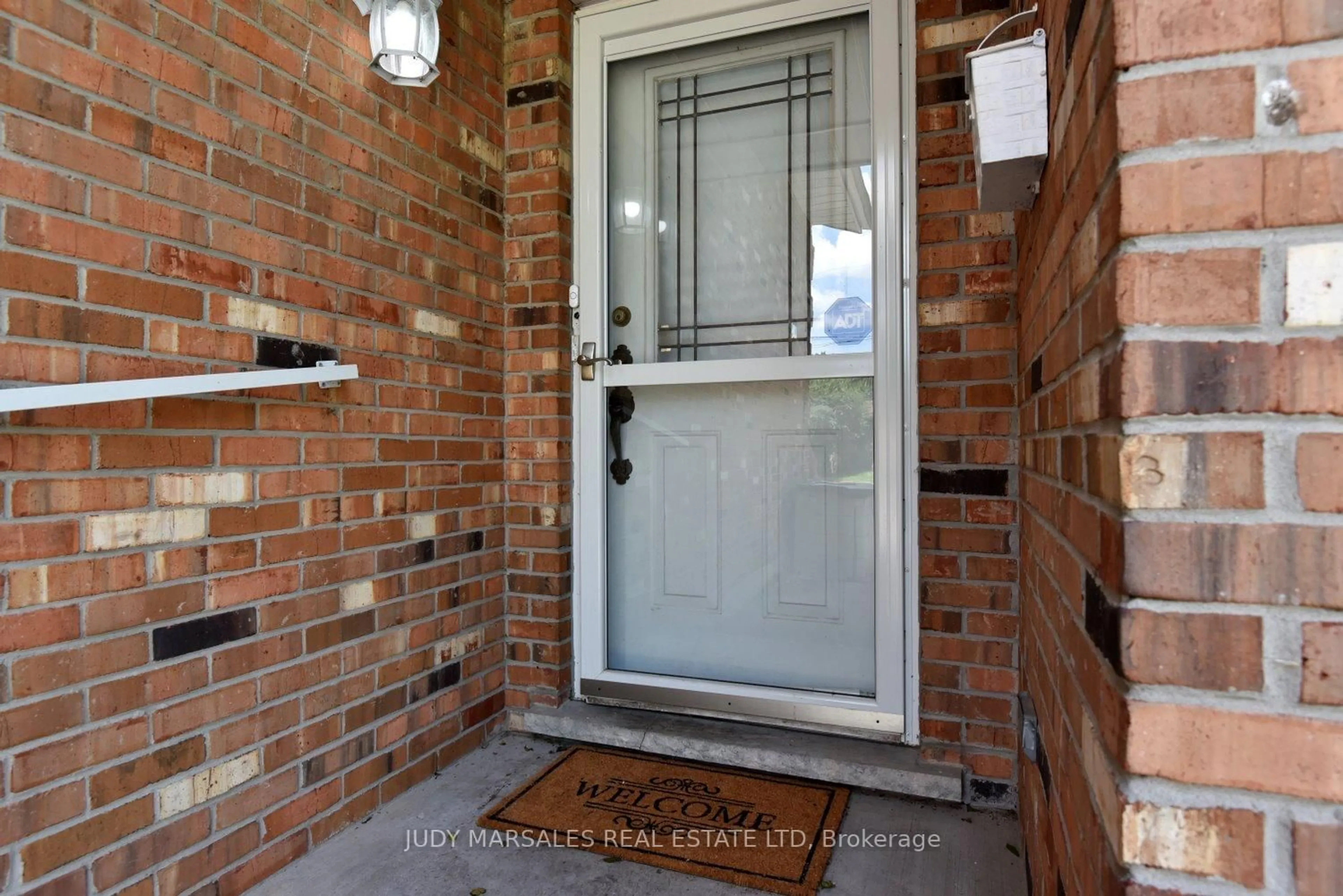 Indoor entryway for 18 Clara Cres, Brantford Ontario N3S 7C7