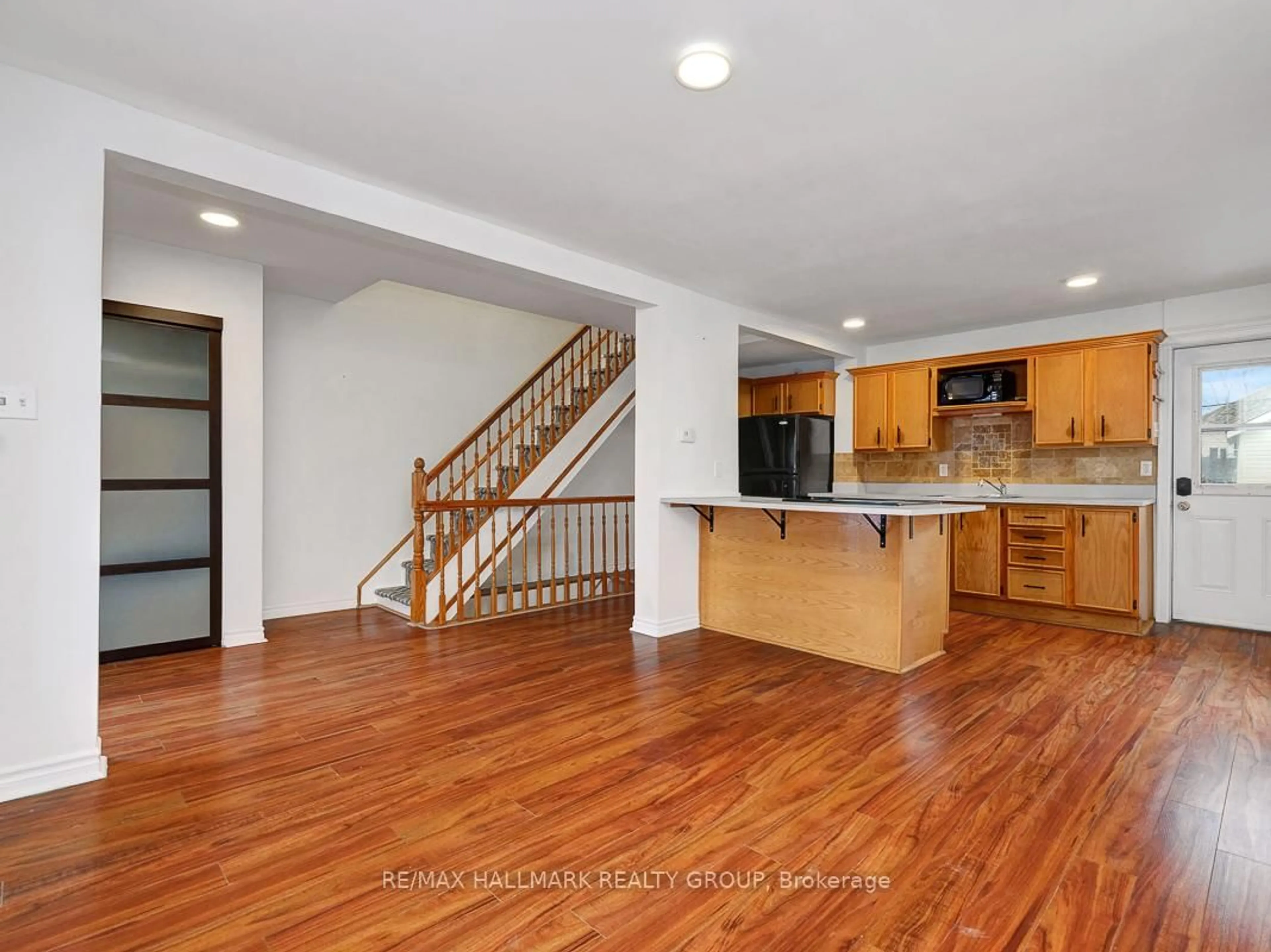 Open concept kitchen, unknown for 193 Gladu St, Ottawa Ontario K1L 6N3