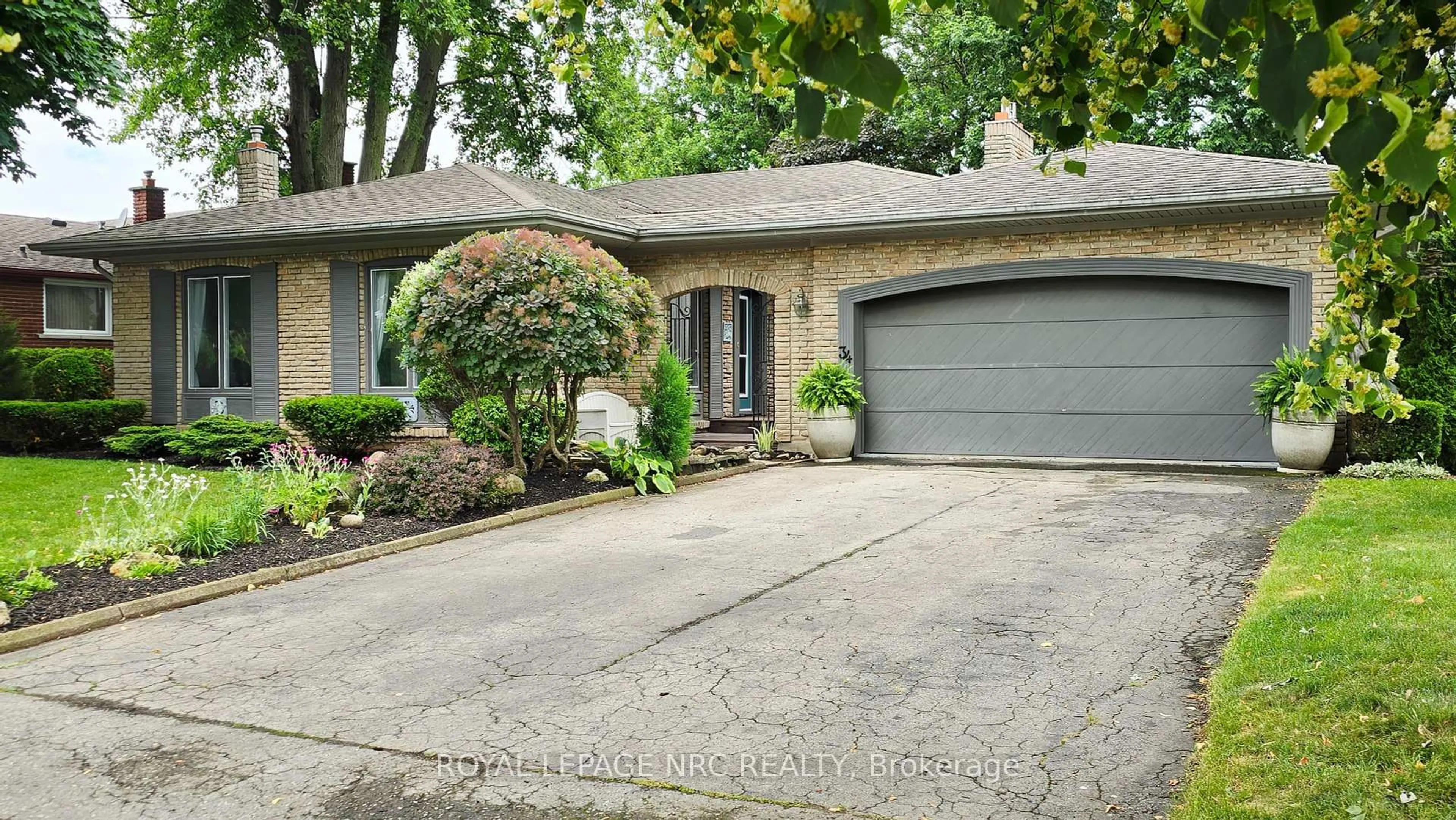Unknown for 34 McColl Dr, Welland Ontario L3C 3L7