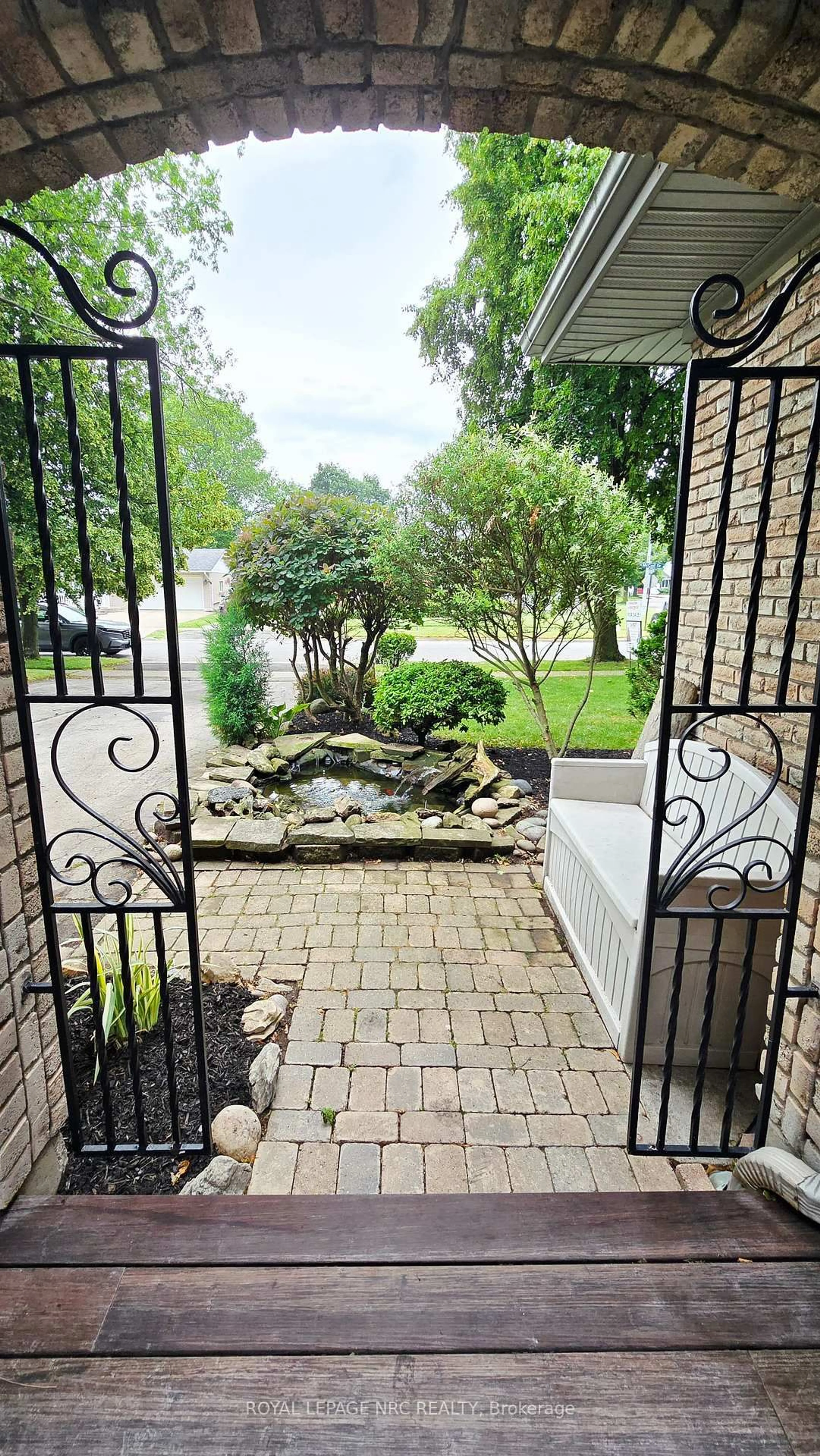 Patio, water/lake/river/ocean view for 34 McColl Dr, Welland Ontario L3C 3L7